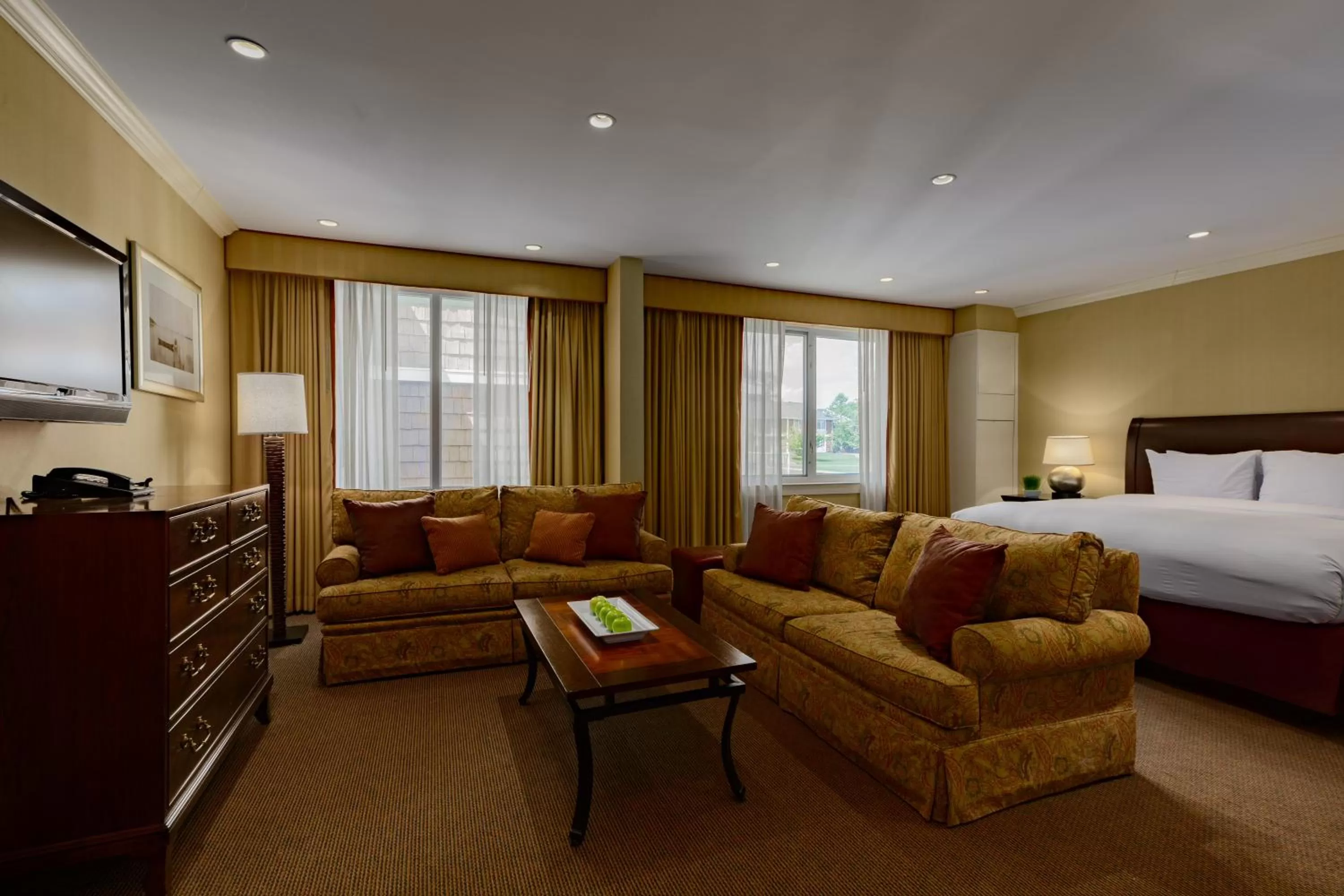 Deluxe Junior Suite in Sleepy Hollow Hotel