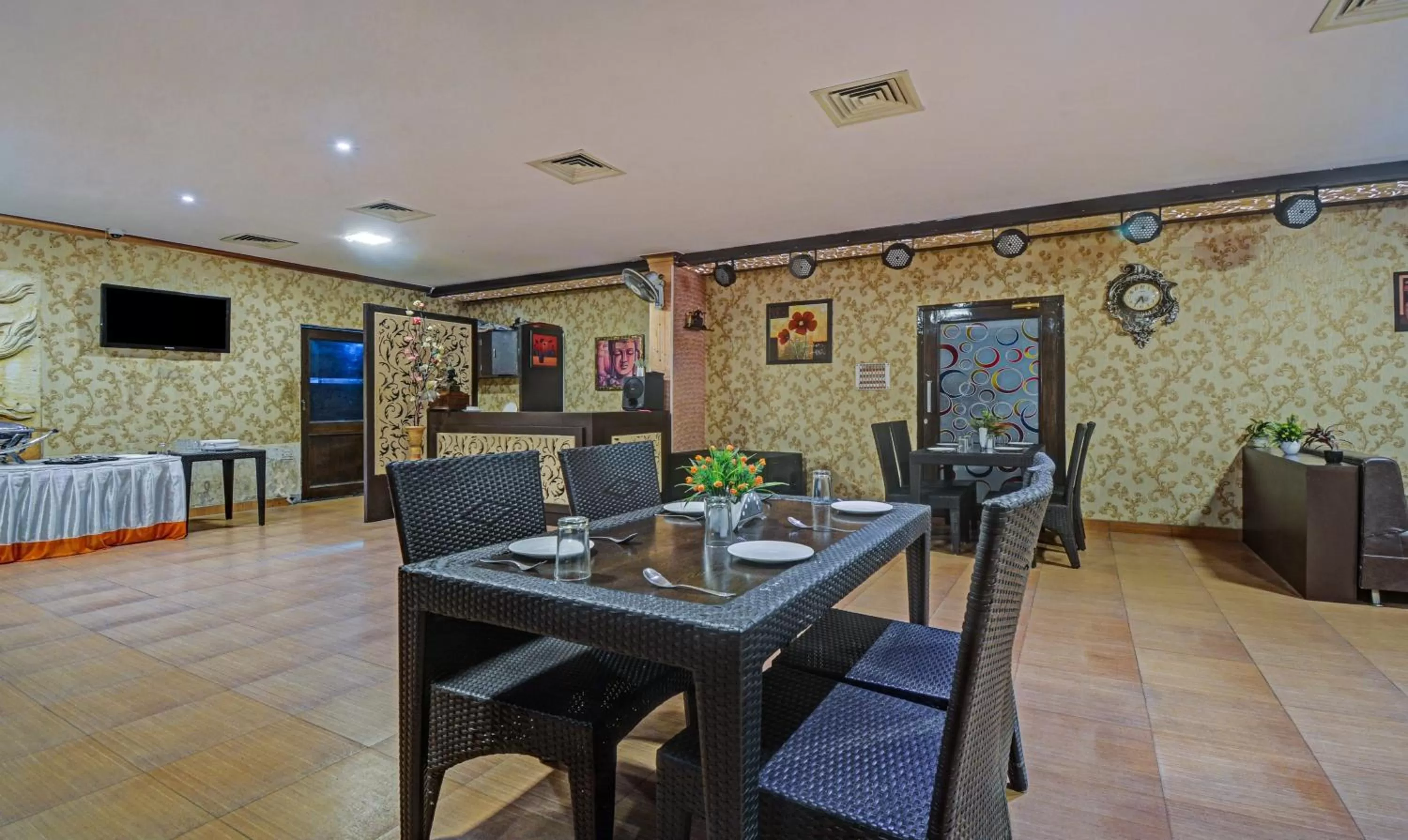 Breakfast in Treebo New Rockwell Vivek Vihar