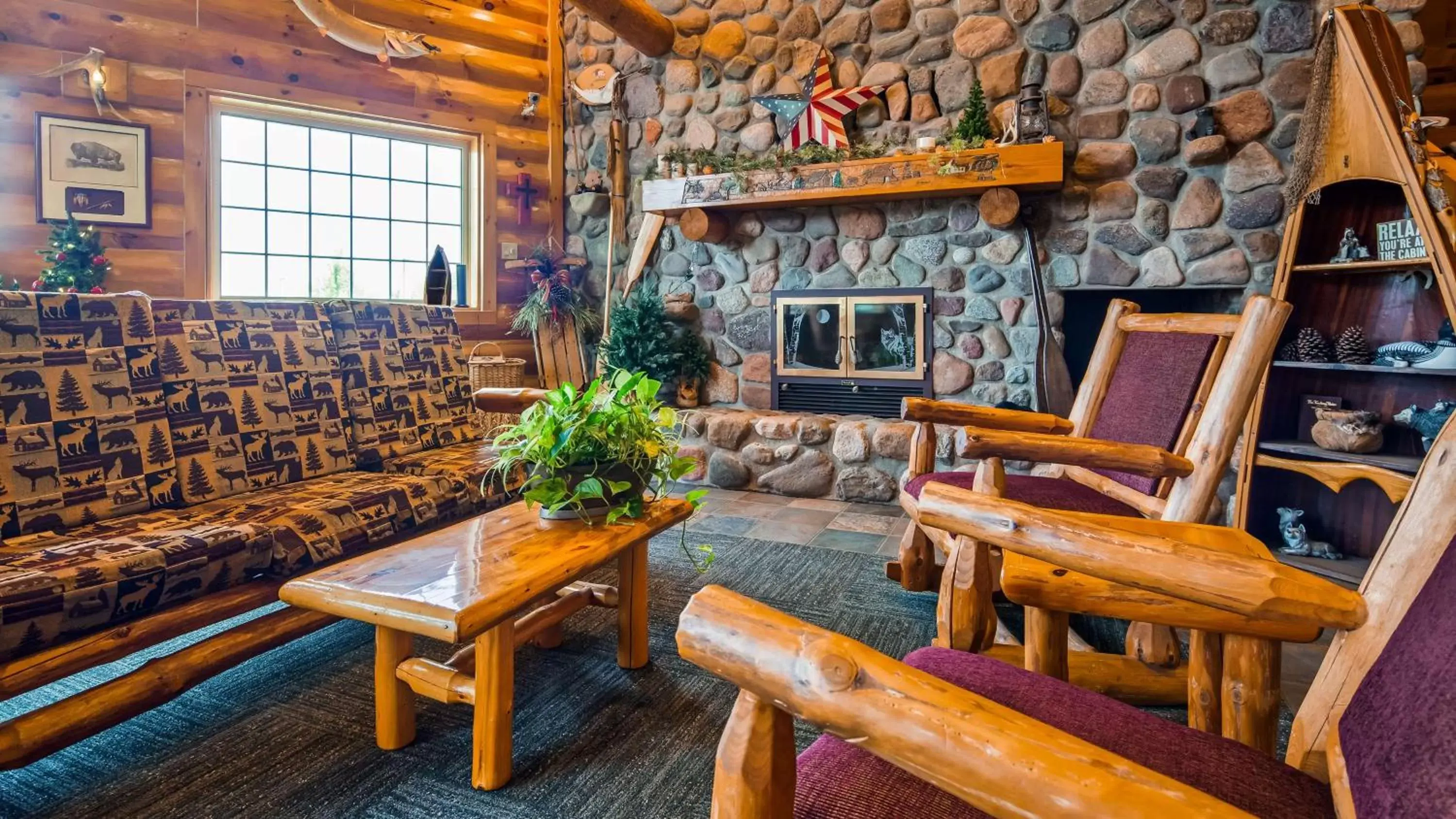 Lobby or reception in Best Western Northwoods Lodge