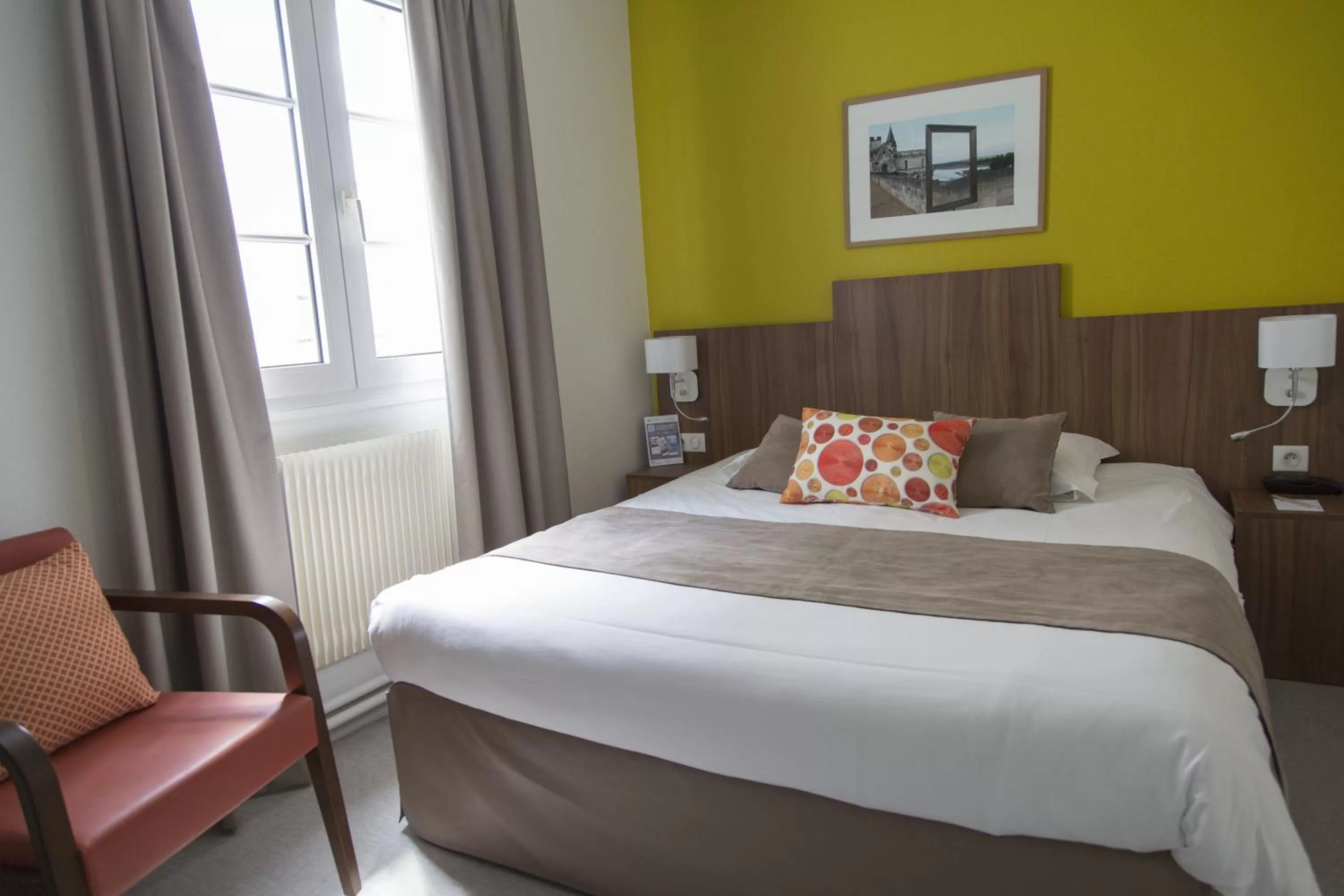 Coffee/tea facilities, Bed in Logis Hôtel Chaptal, Amboise