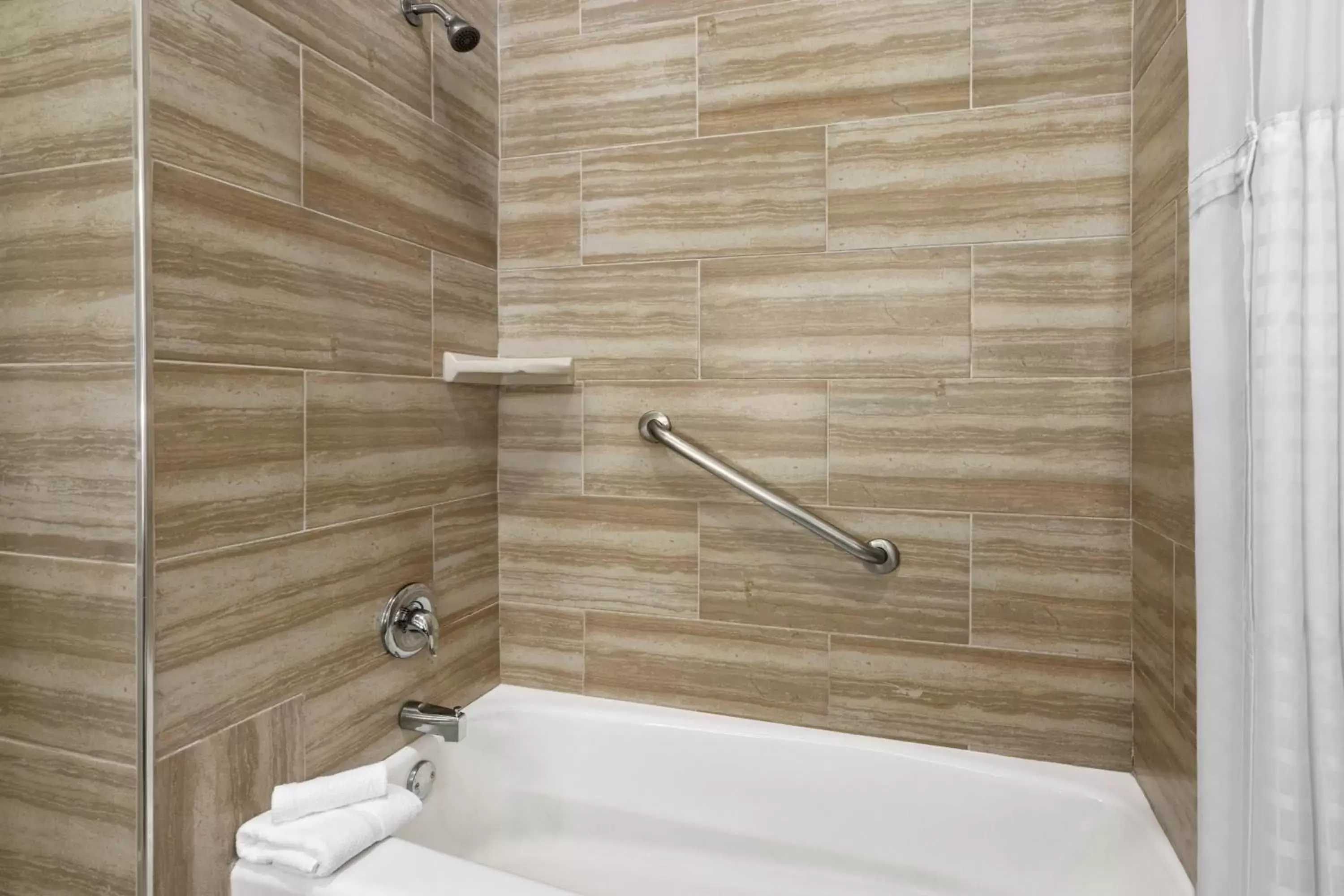 Bath, Bathroom in La Quinta by Wyndham Brownsville North