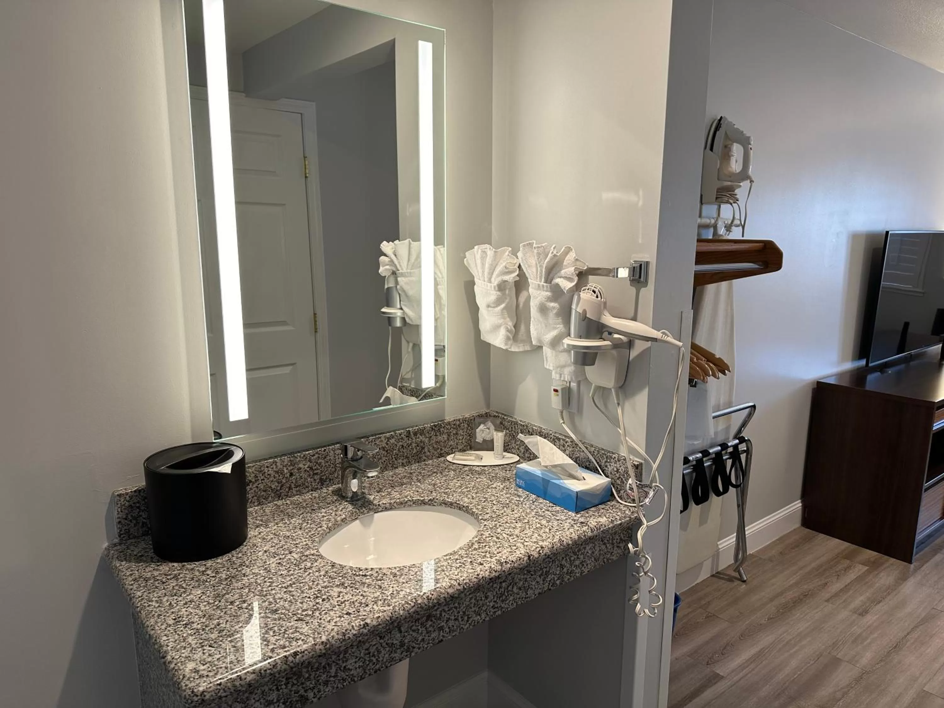 Bathroom in Super 8 by Wyndham San Bruno /SF Intl Arpt West