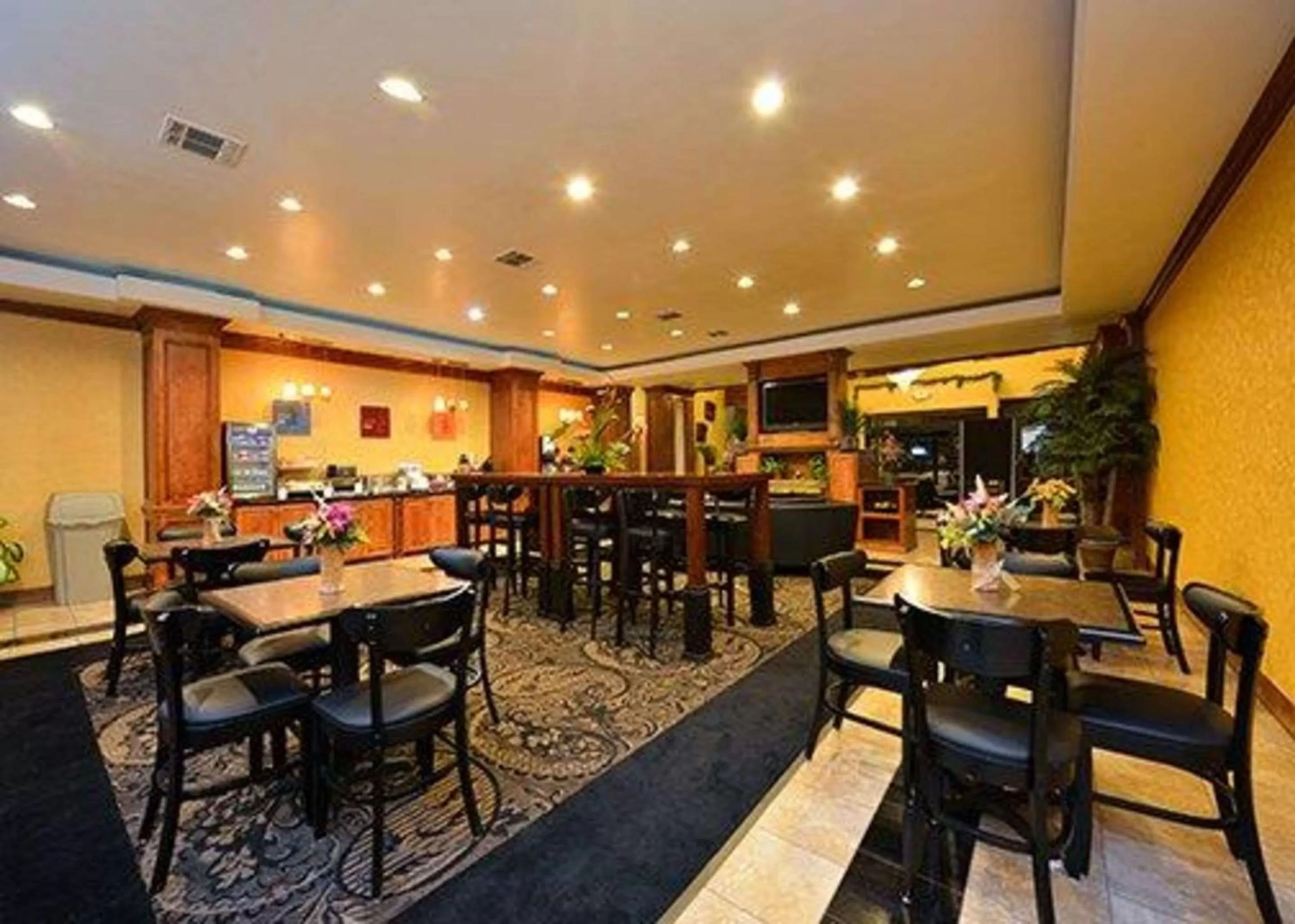 Restaurant/places to eat in Comfort Suites