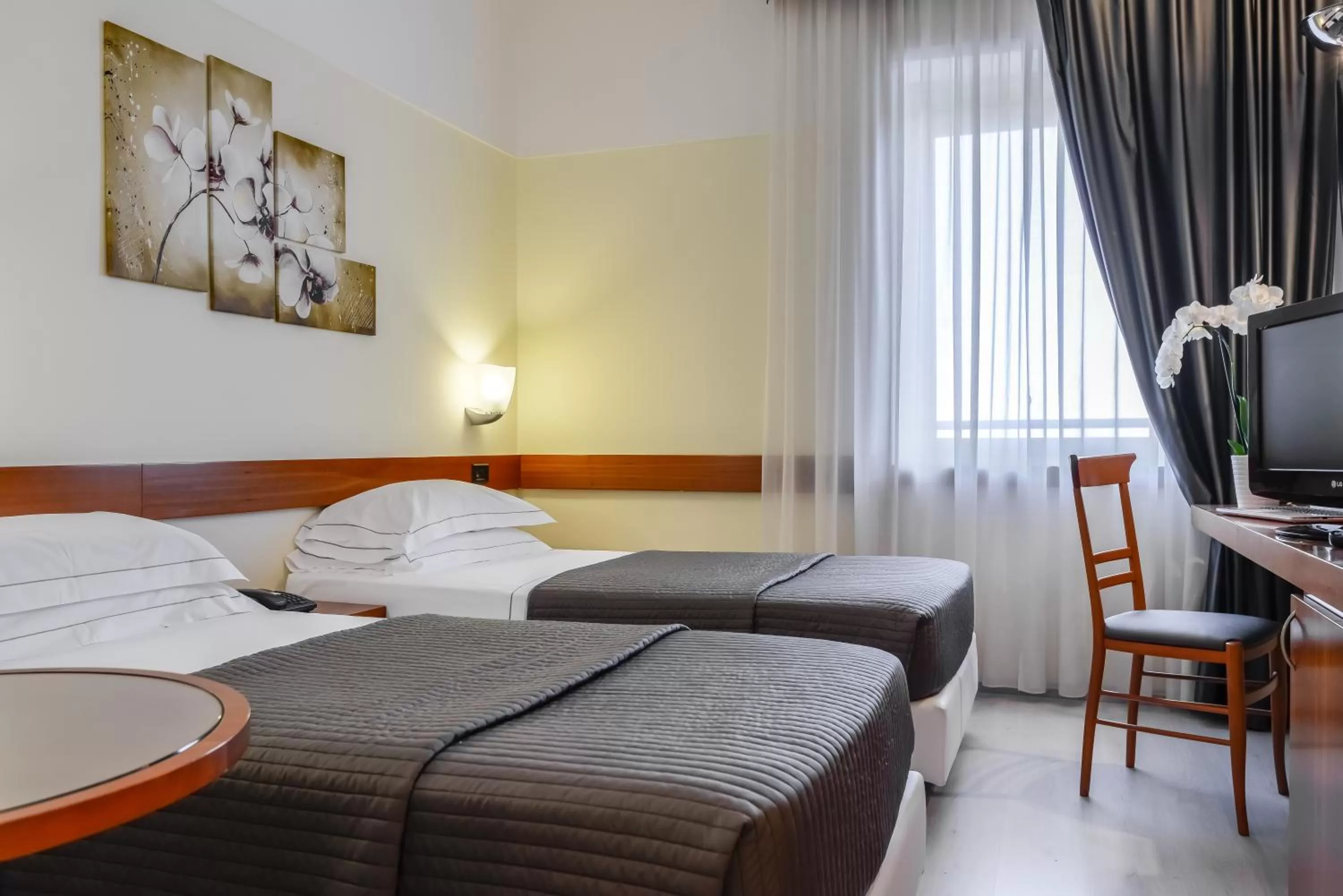 Photo of the whole room, Bed in Hotel Bologna Airport