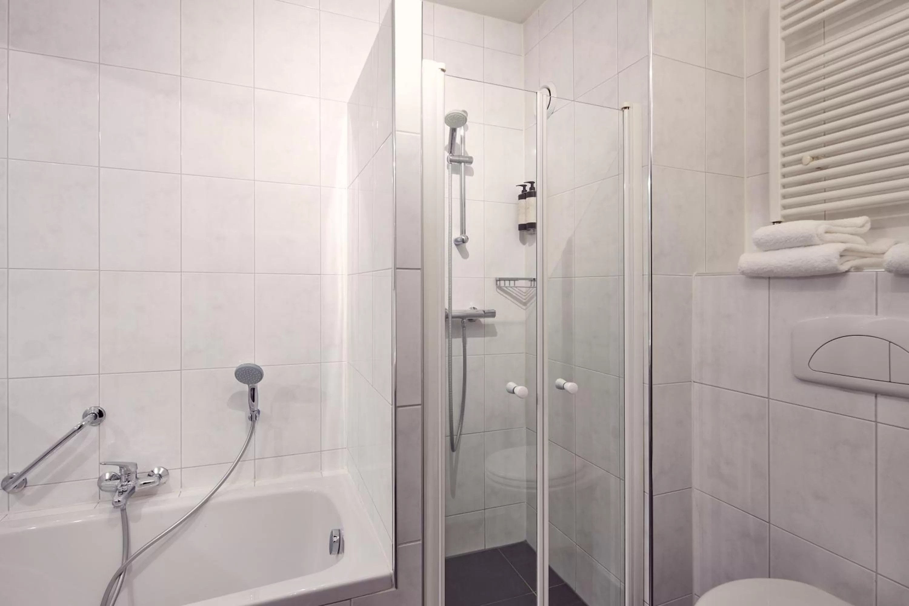 Shower in Van der Valk Hotel Arnhem