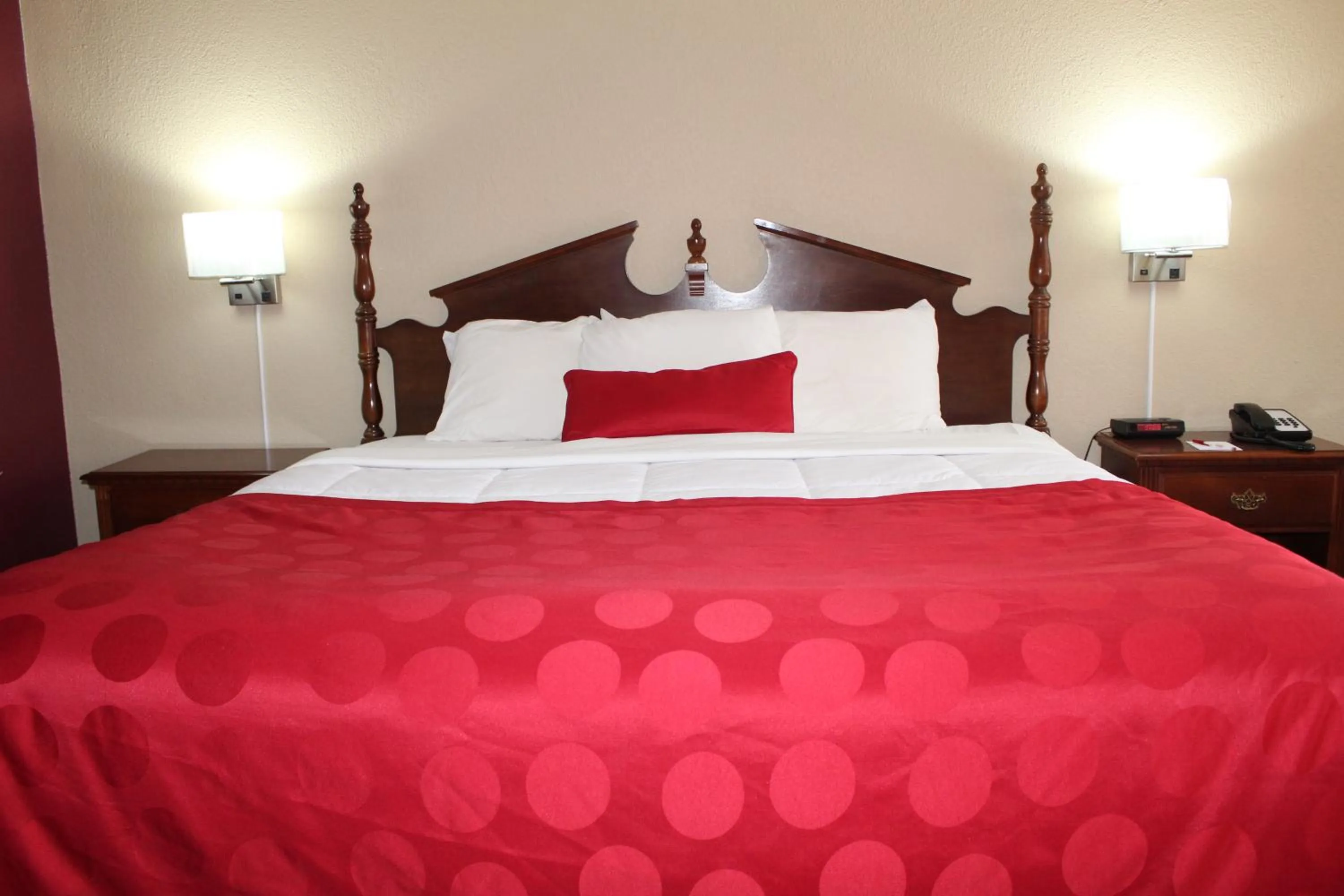 Bed in FairBridge Inn Express Perry