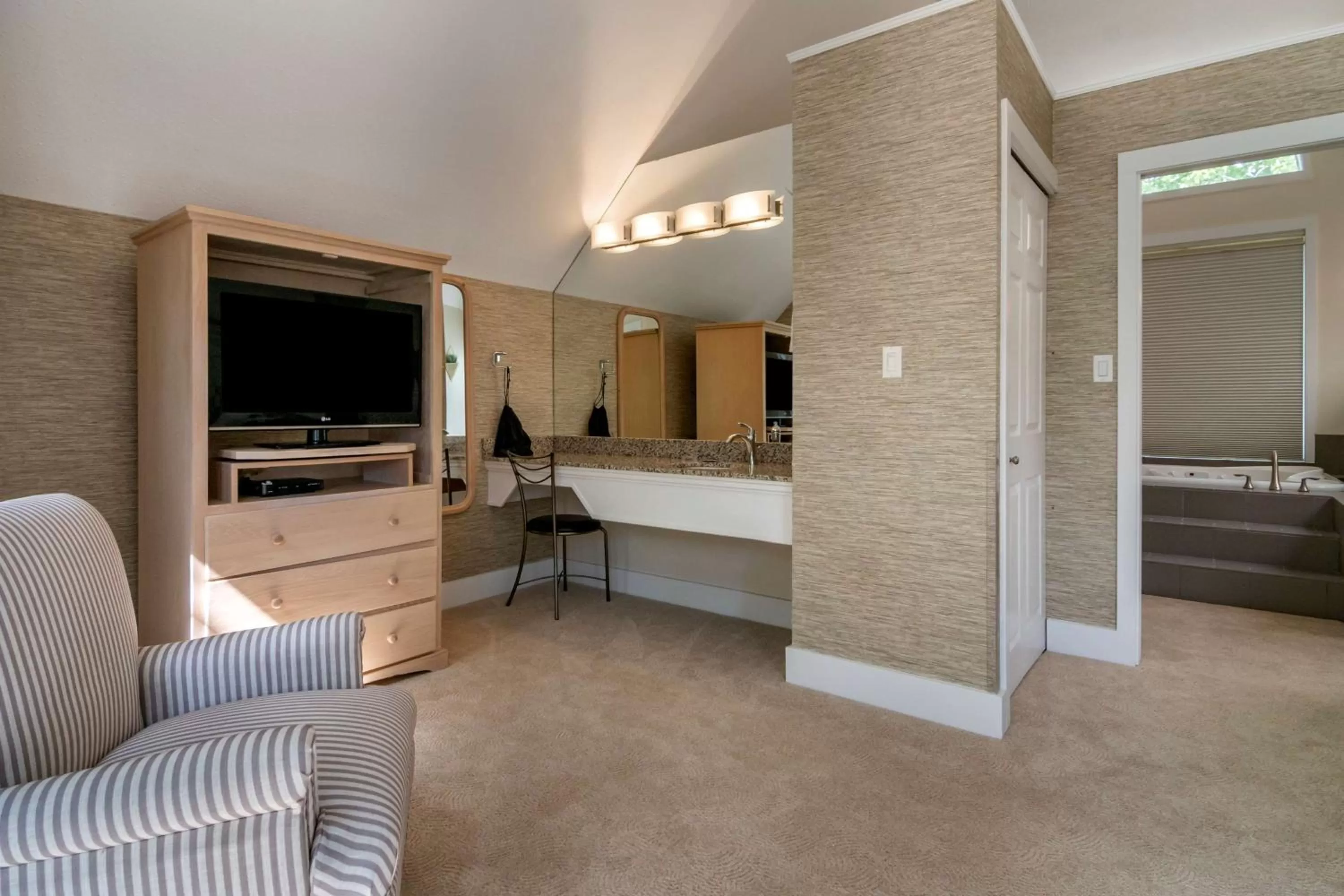 Bedroom in Best Western Inn at Penticton