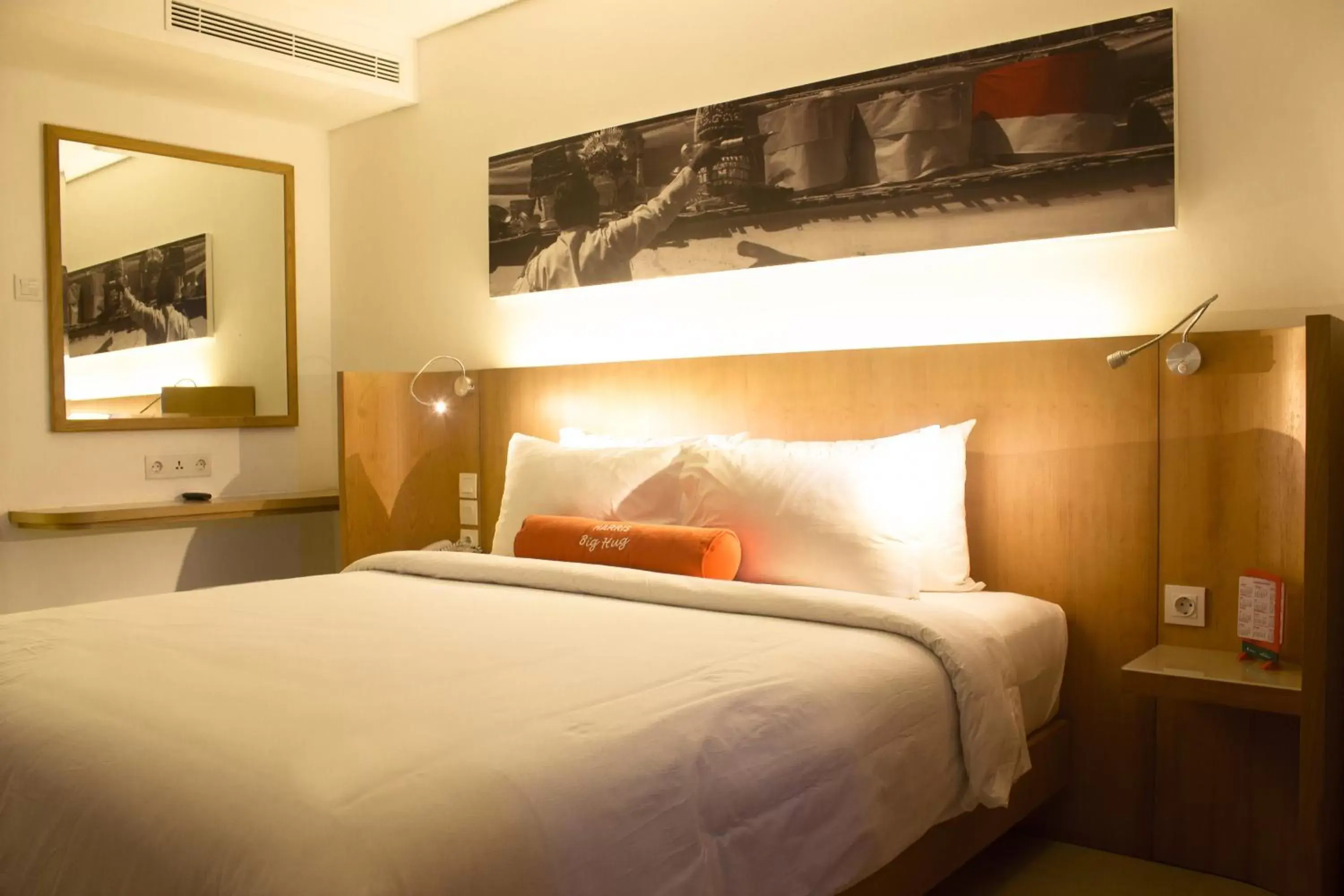 Bedroom, Bed in HARRIS Hotel Kuta Galleria - Bali