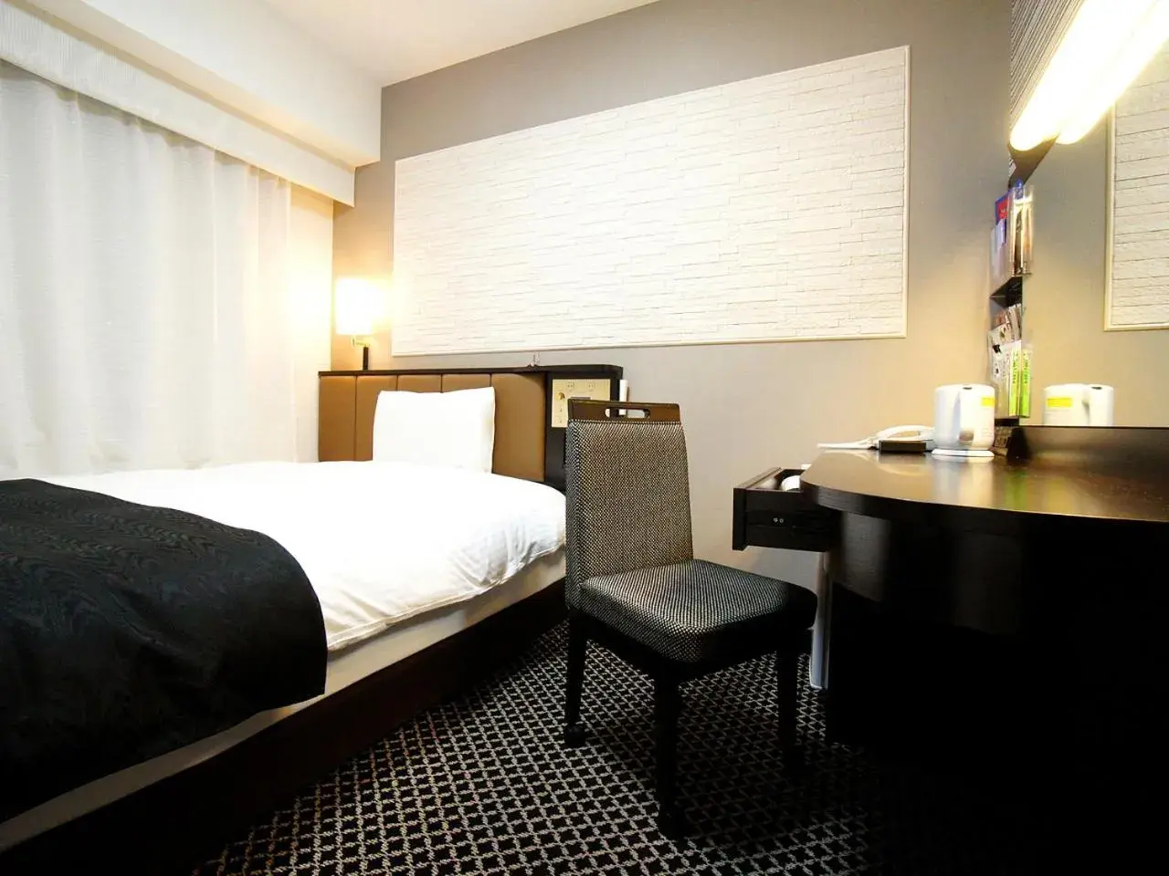 Photo of the whole room, Bed in APA Hotel Chiba Inzaimakinohara-Ekimae