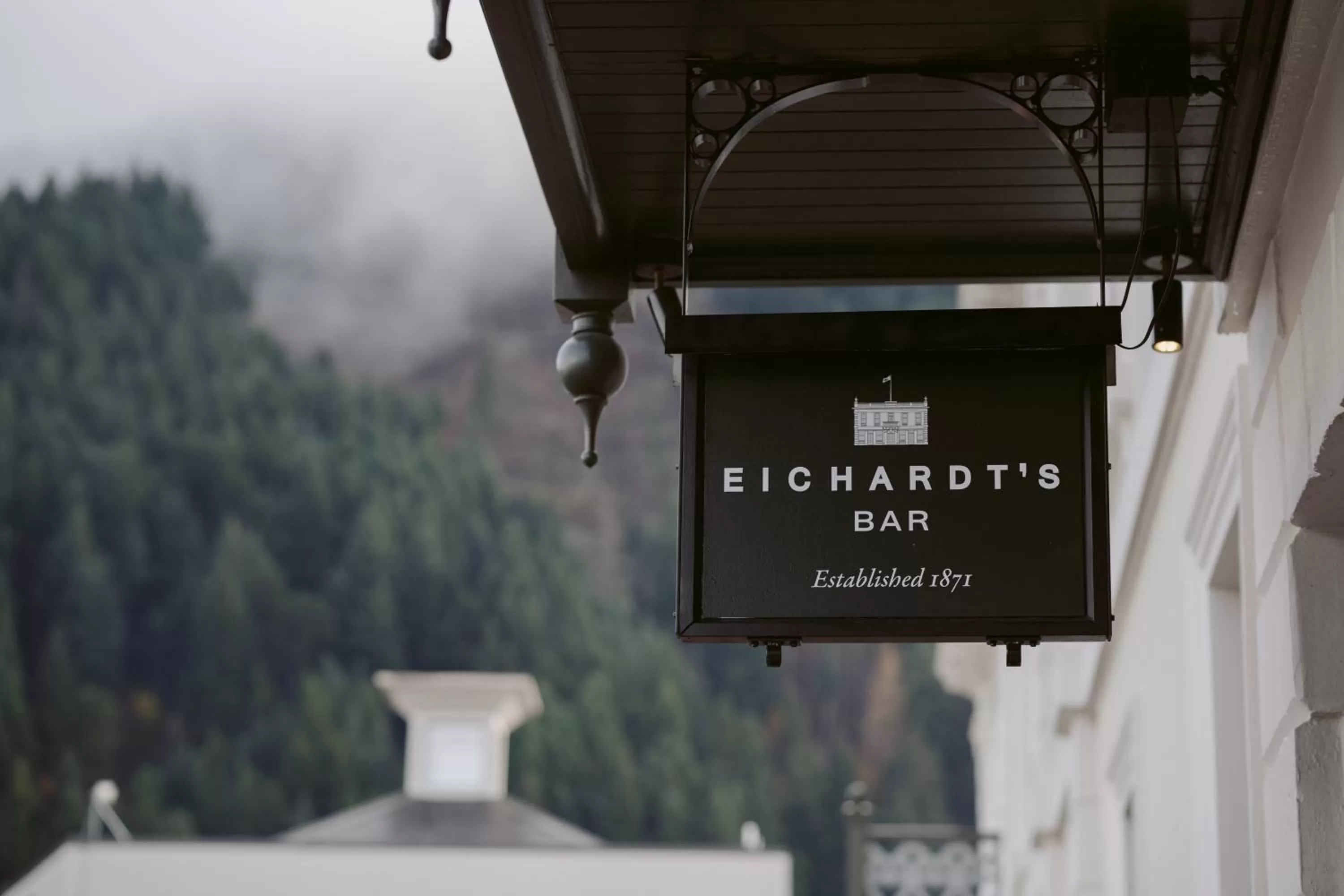 Restaurant/places to eat in Eichardt's Private Hotel
