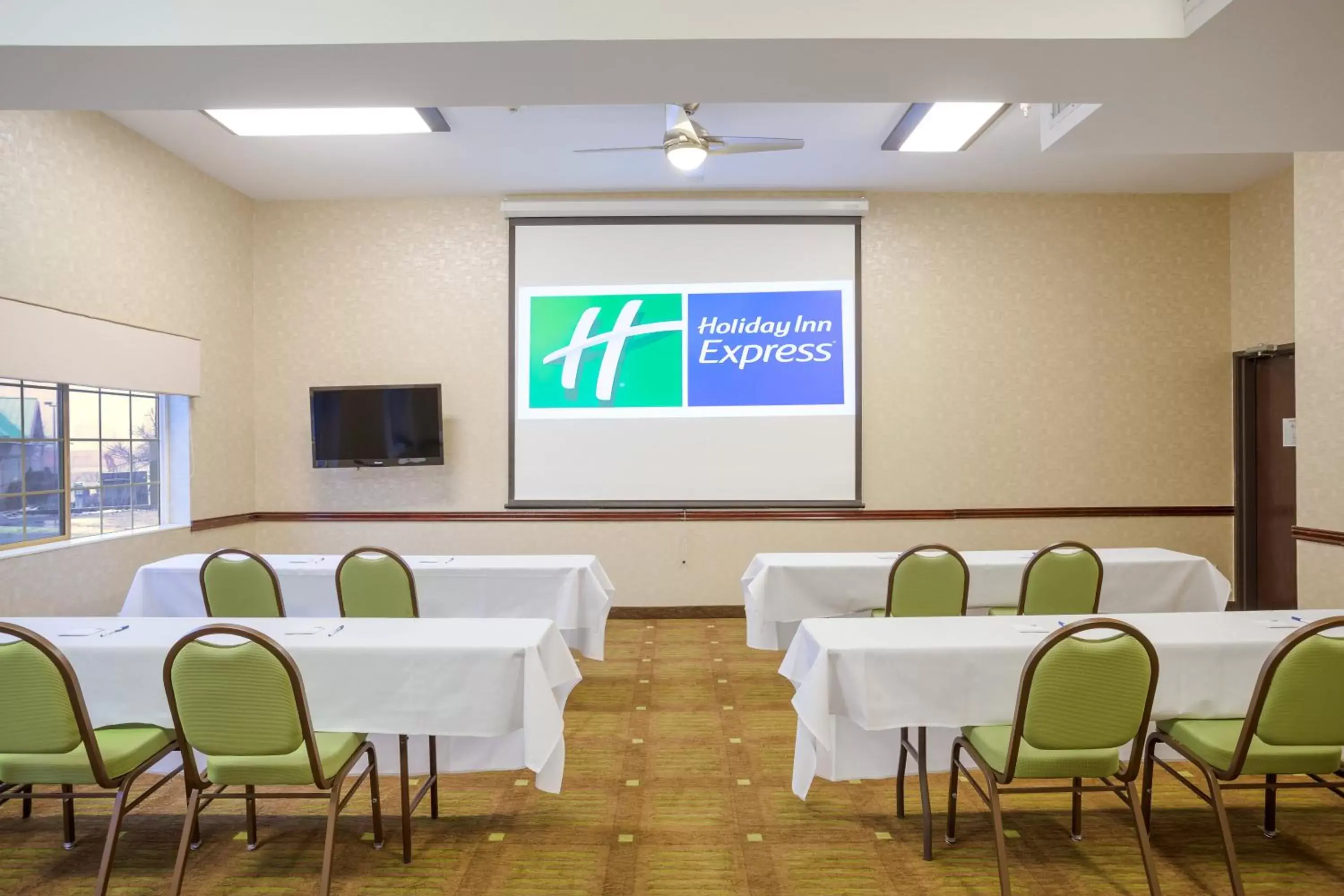 Meeting/conference room in Holiday Inn Express Layton - I-15, an IHG Hotel