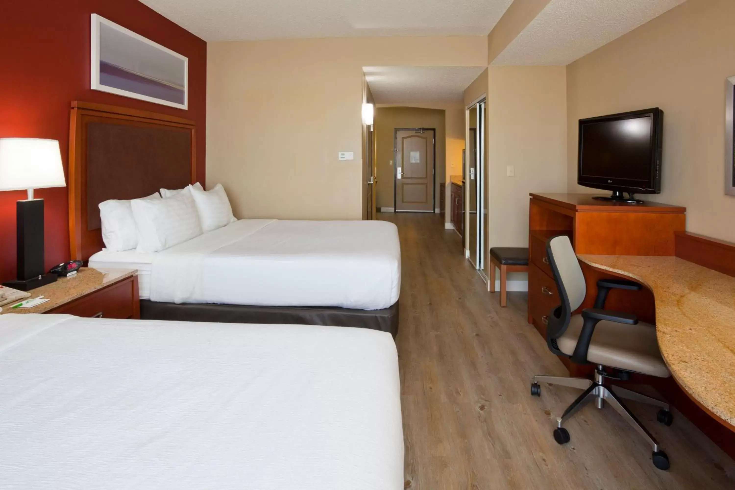 Photo of the whole room, Bed in Holiday Inn Hotel & Suites Maple Grove Northwest Minneapolis-Arbor Lakes, an IHG Hotel
