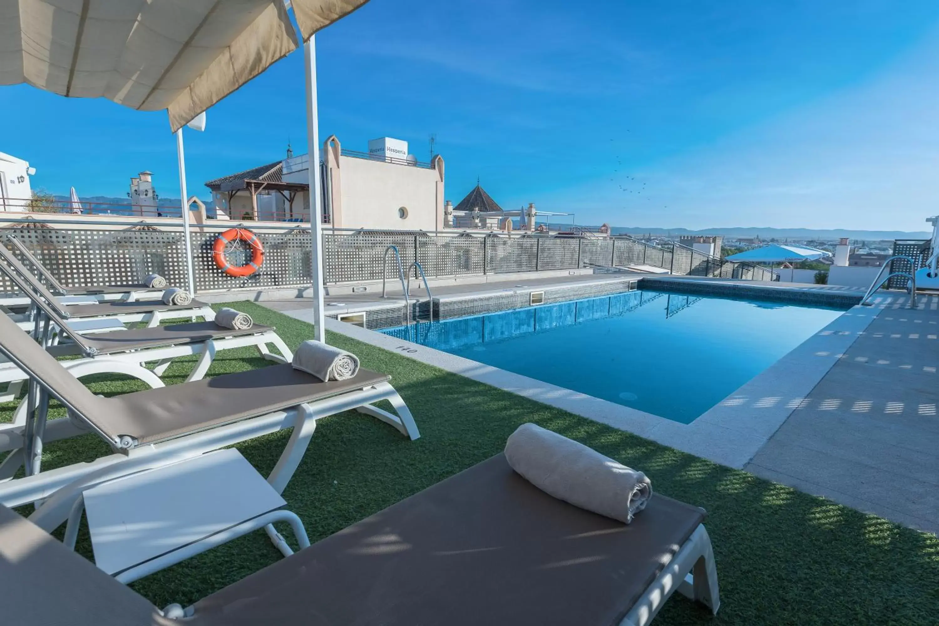 Solarium, Swimming Pool in Hesperia Córdoba