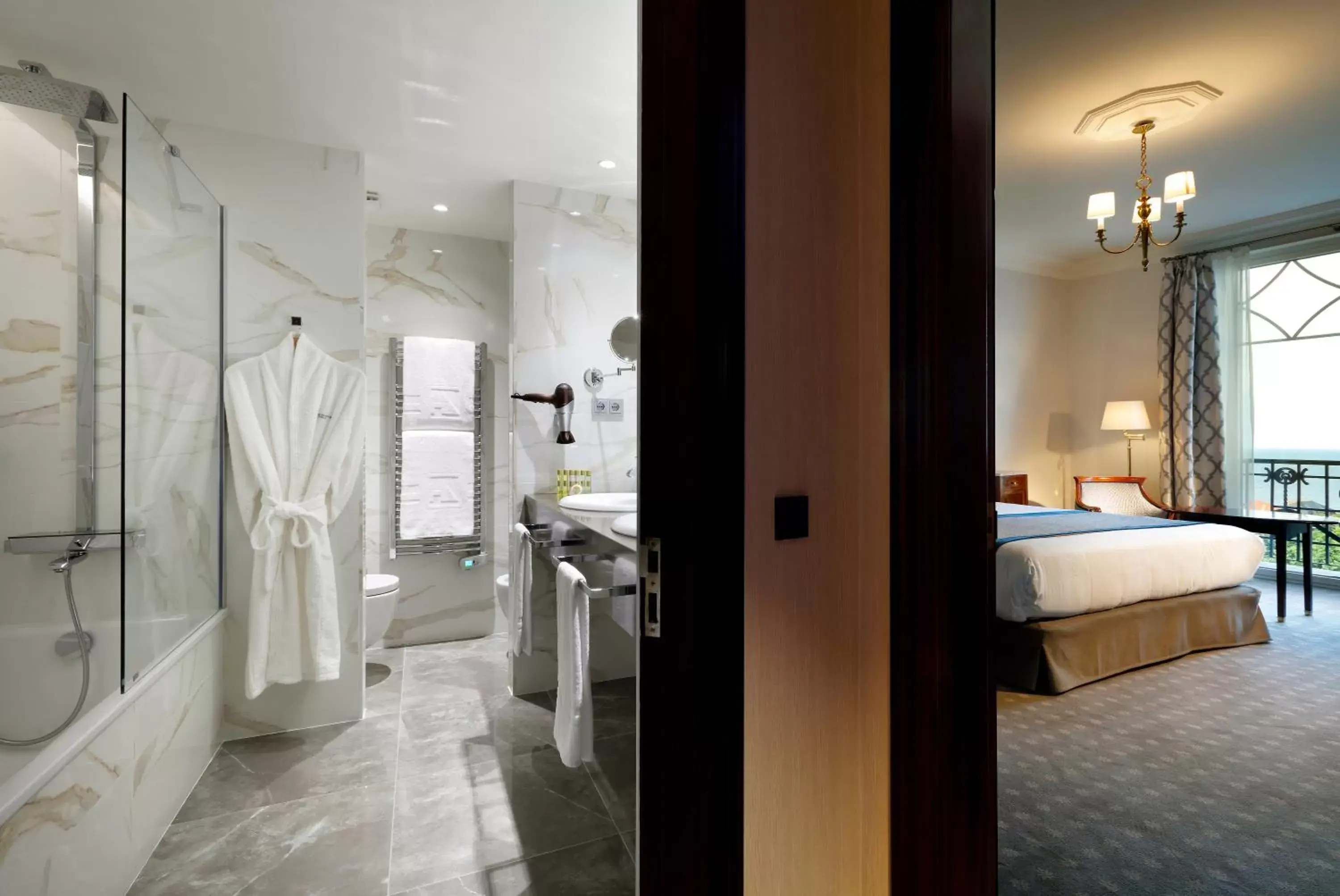 Decorative detail, Bathroom in Eurostars Hotel Real