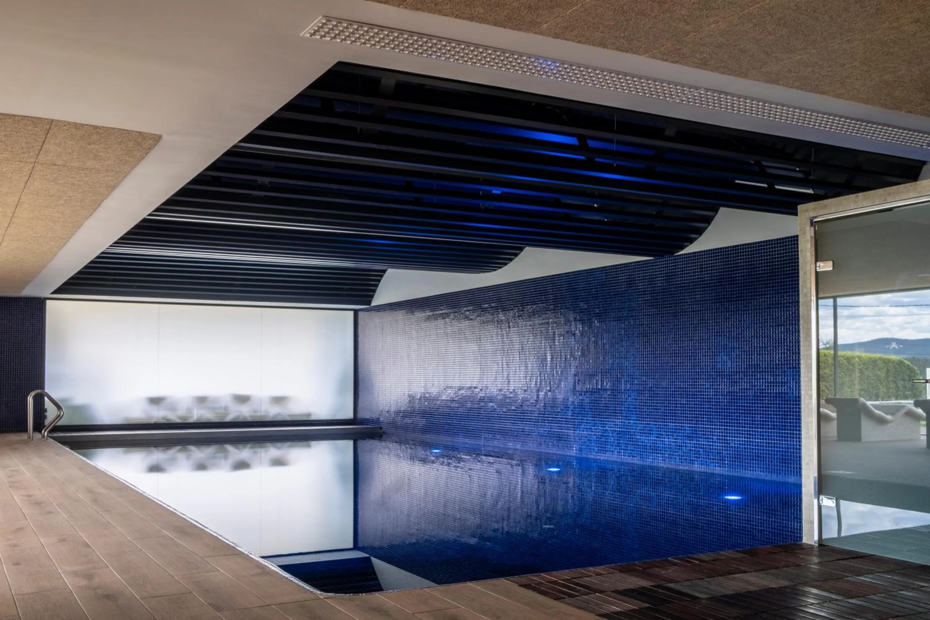 Swimming pool in CoolRooms Palacio de Luces