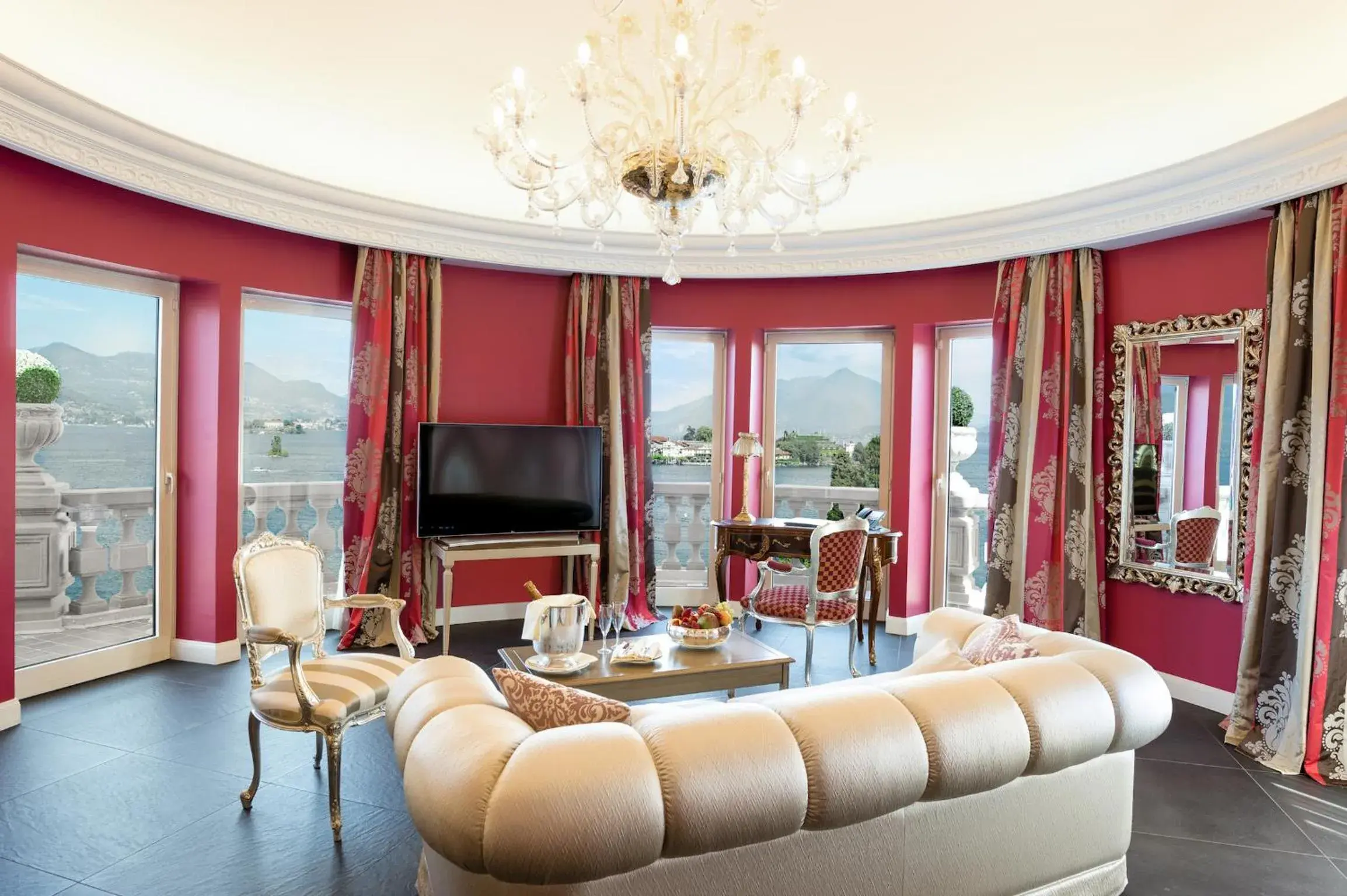 Living room, Seating Area in Hotel Villa E Palazzo Aminta
