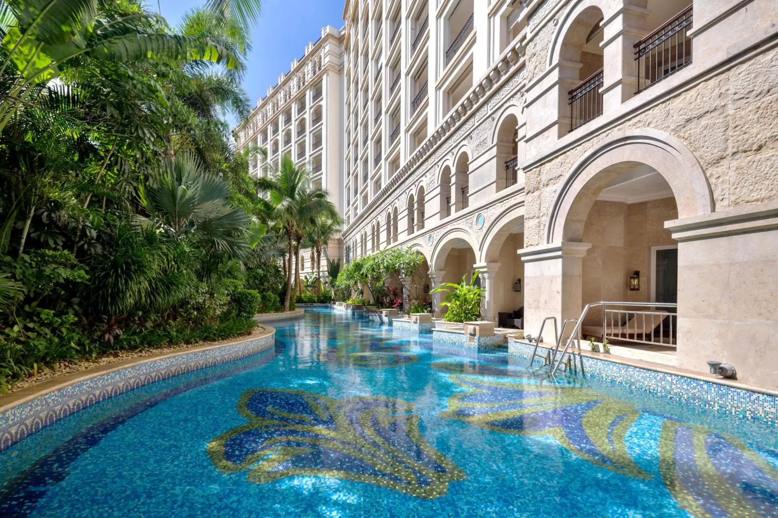 Lobby or reception, Swimming Pool in Crowne Plaza Resort Sanya Bay, an IHG Hotel
