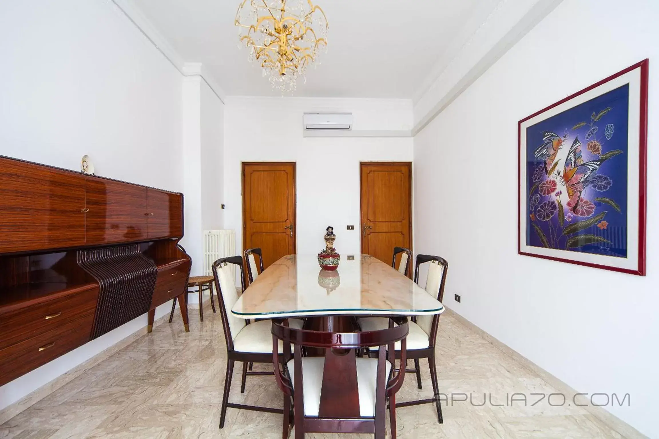 Communal lounge/ TV room, Dining Area in Apulia 70 Holidays