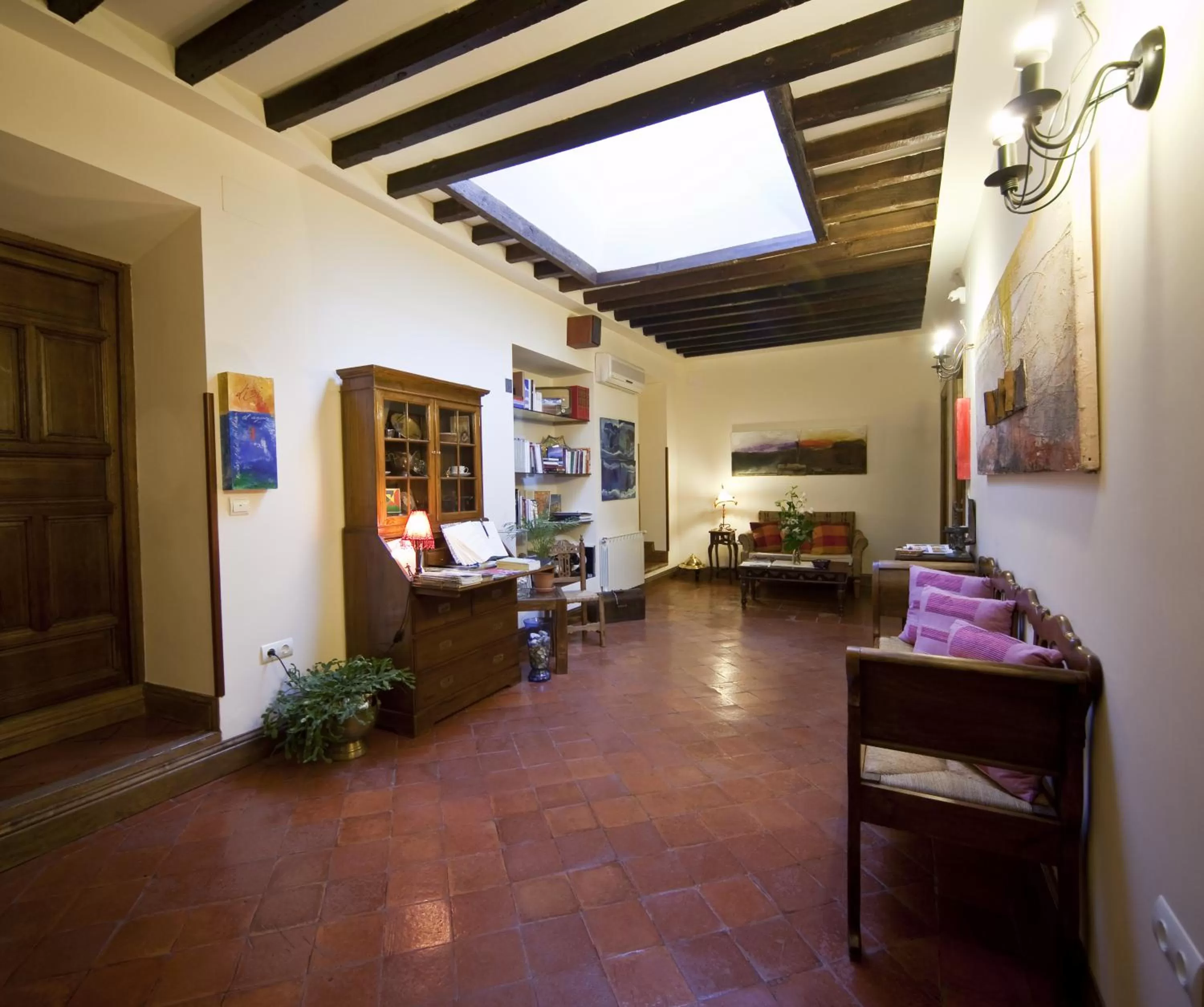 Library, Lobby/Reception in Hotel Boutique La Morada de Juan de Vargas