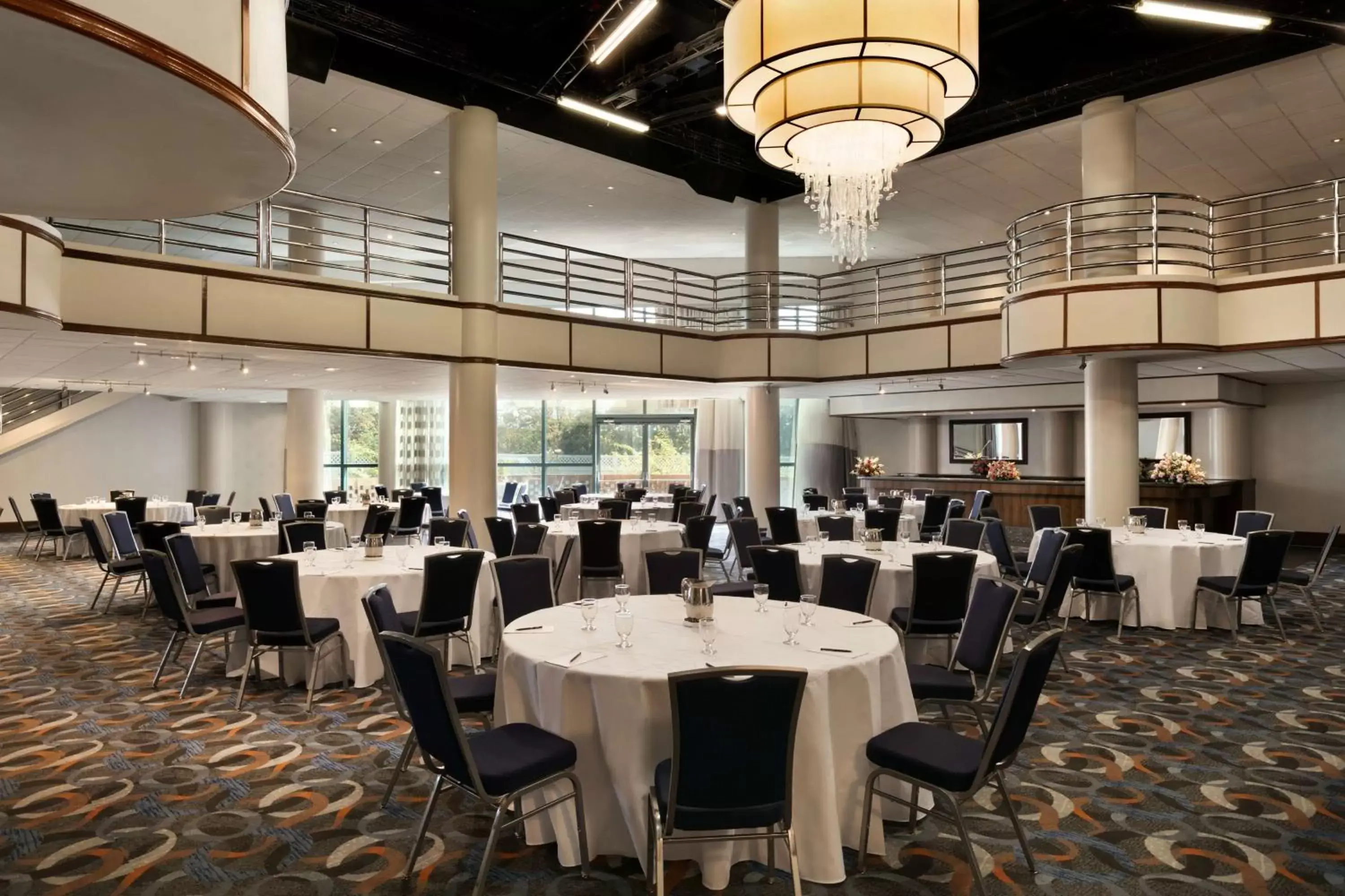Meeting/conference room, Restaurant/Places to Eat in Hilton Long Island/Huntington