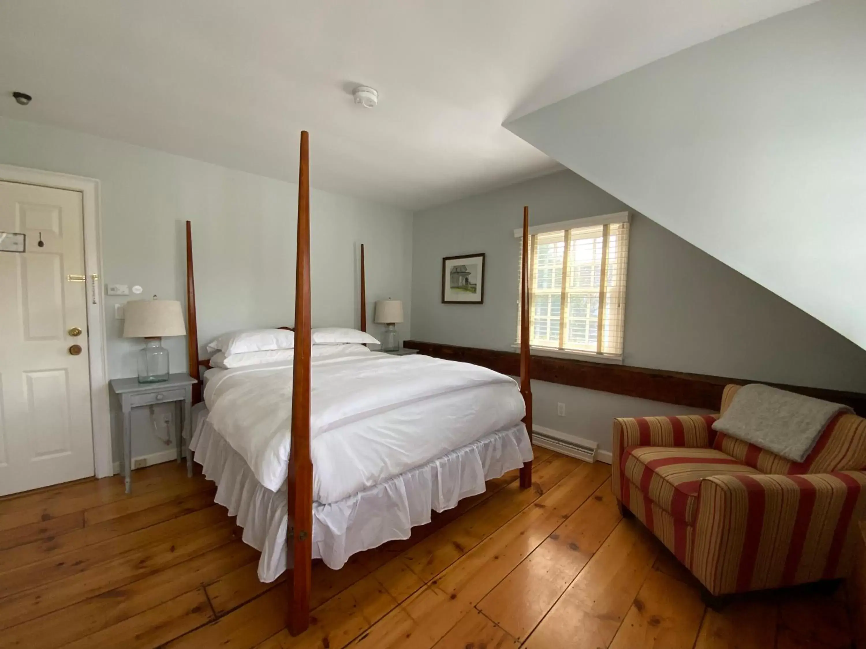 Bed in Four Columns Inn