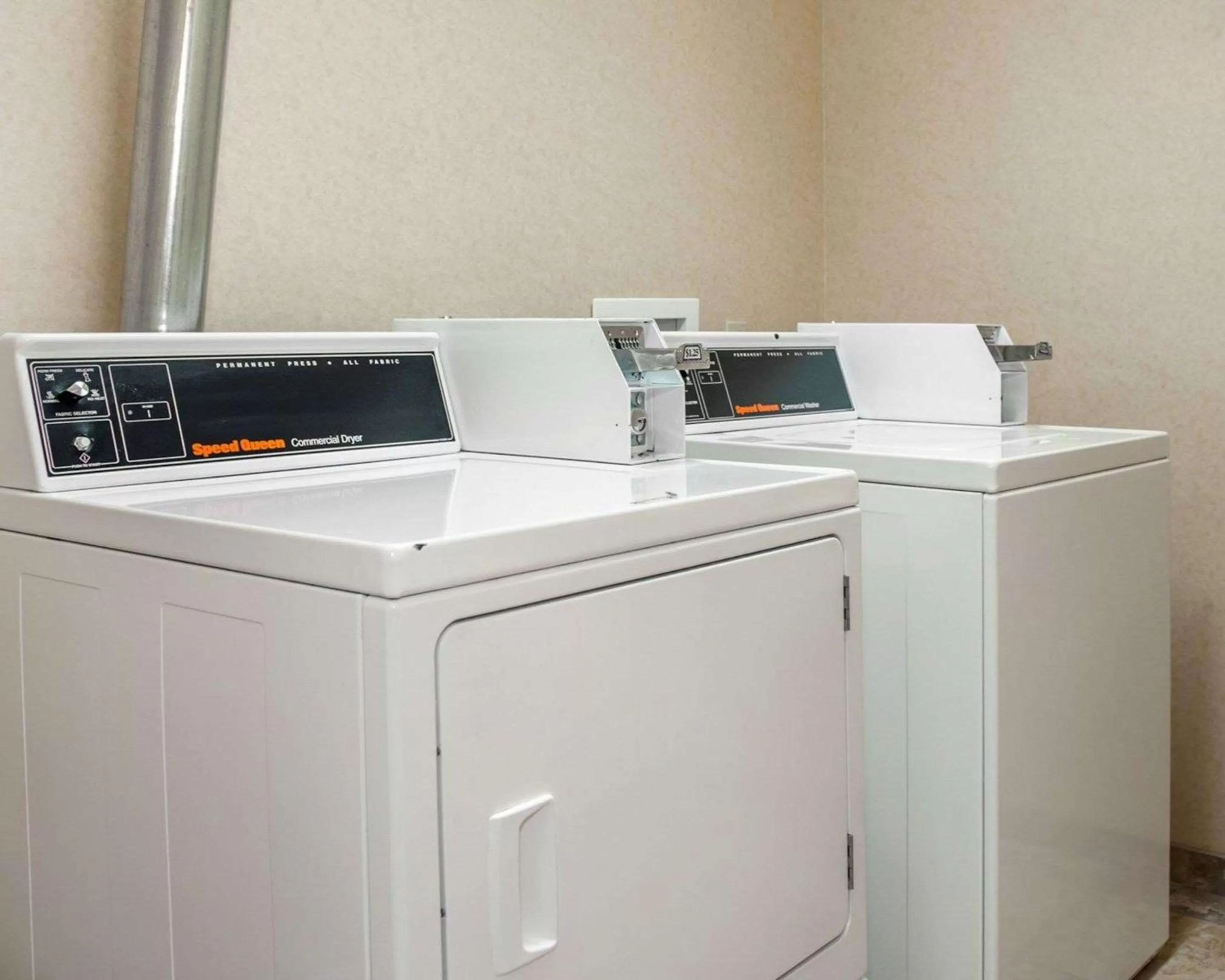 On site, Kitchen/Kitchenette in Comfort Suites French Lick