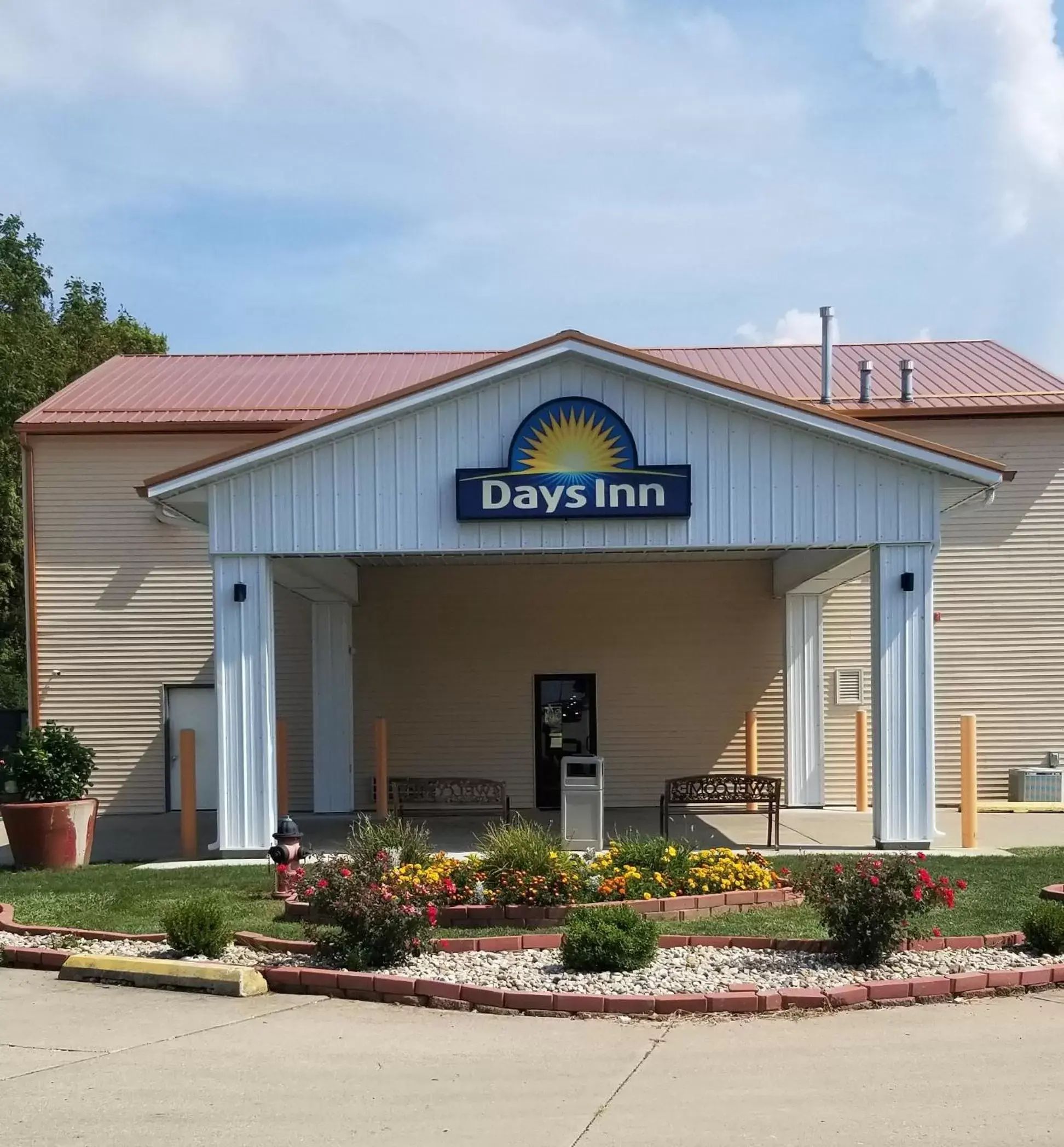 Facade/entrance, Property Building in Days Inn by Wyndham Springfield