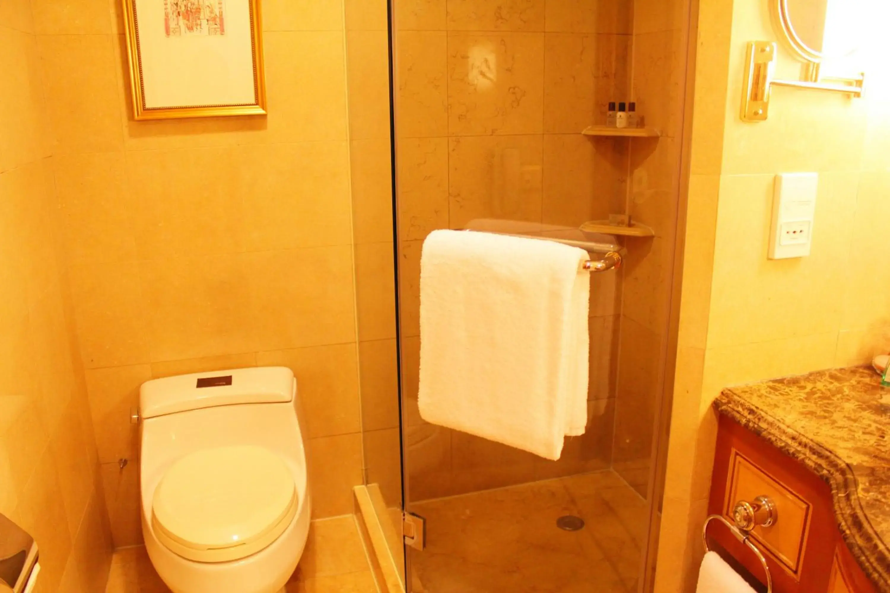Bathroom in Air China Boyue Beijing Hotel