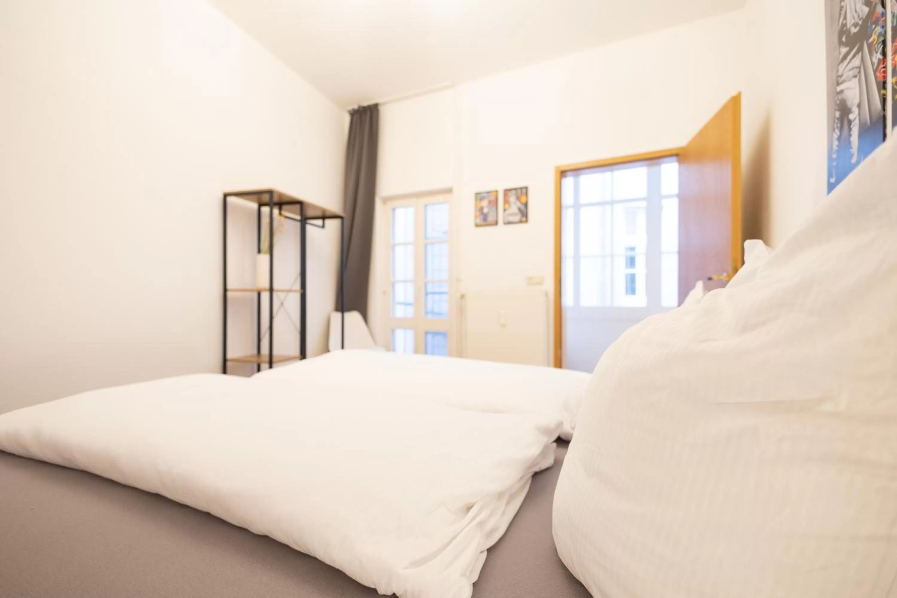 Bed in Apartments an der Oper - Innenstadt - Zentral - Küche - Wifi - Powered by Ko-Living