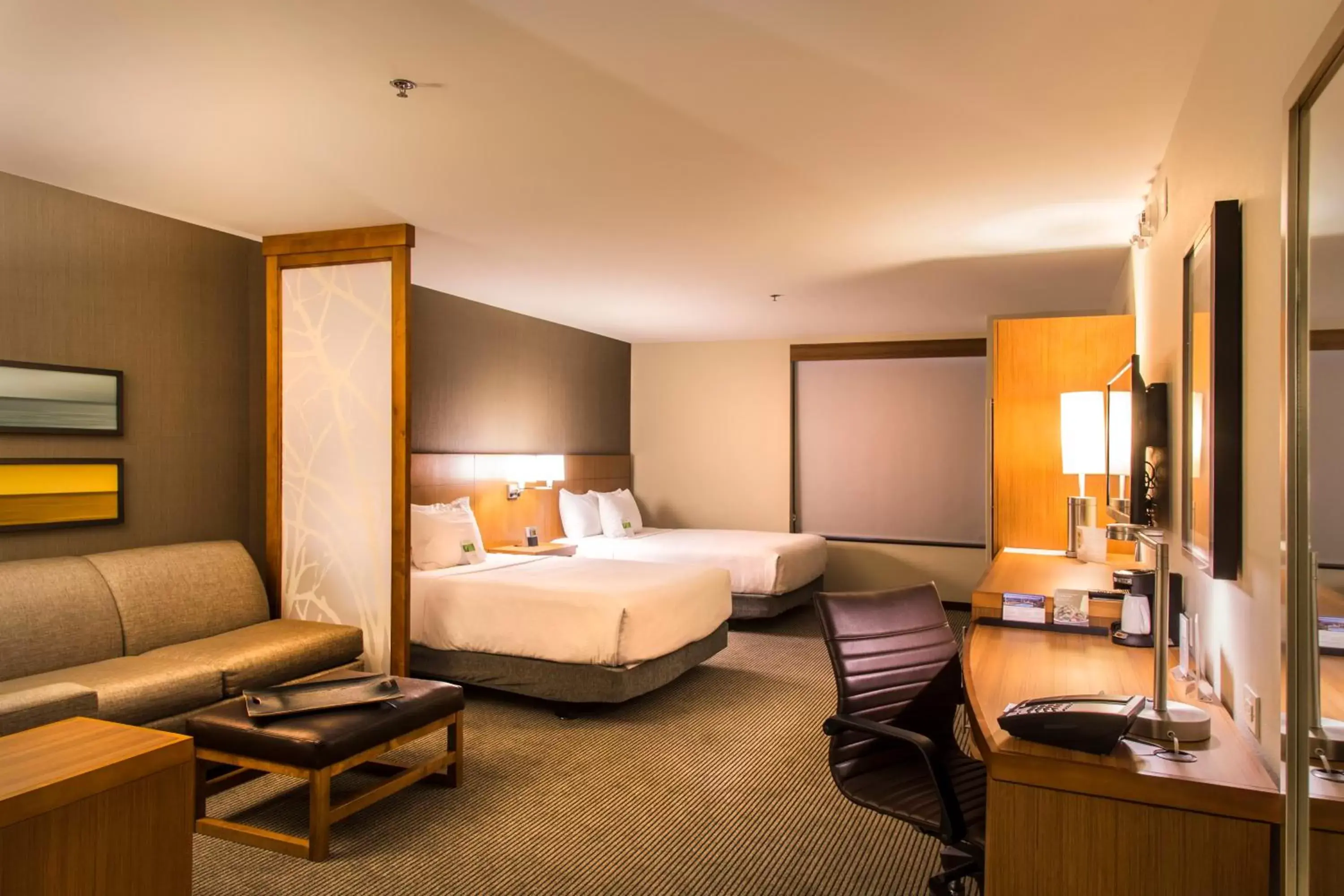 Queen Room with Two Queen Beds and Sofa Bed - High Floor in Hyatt Place Charlottesville