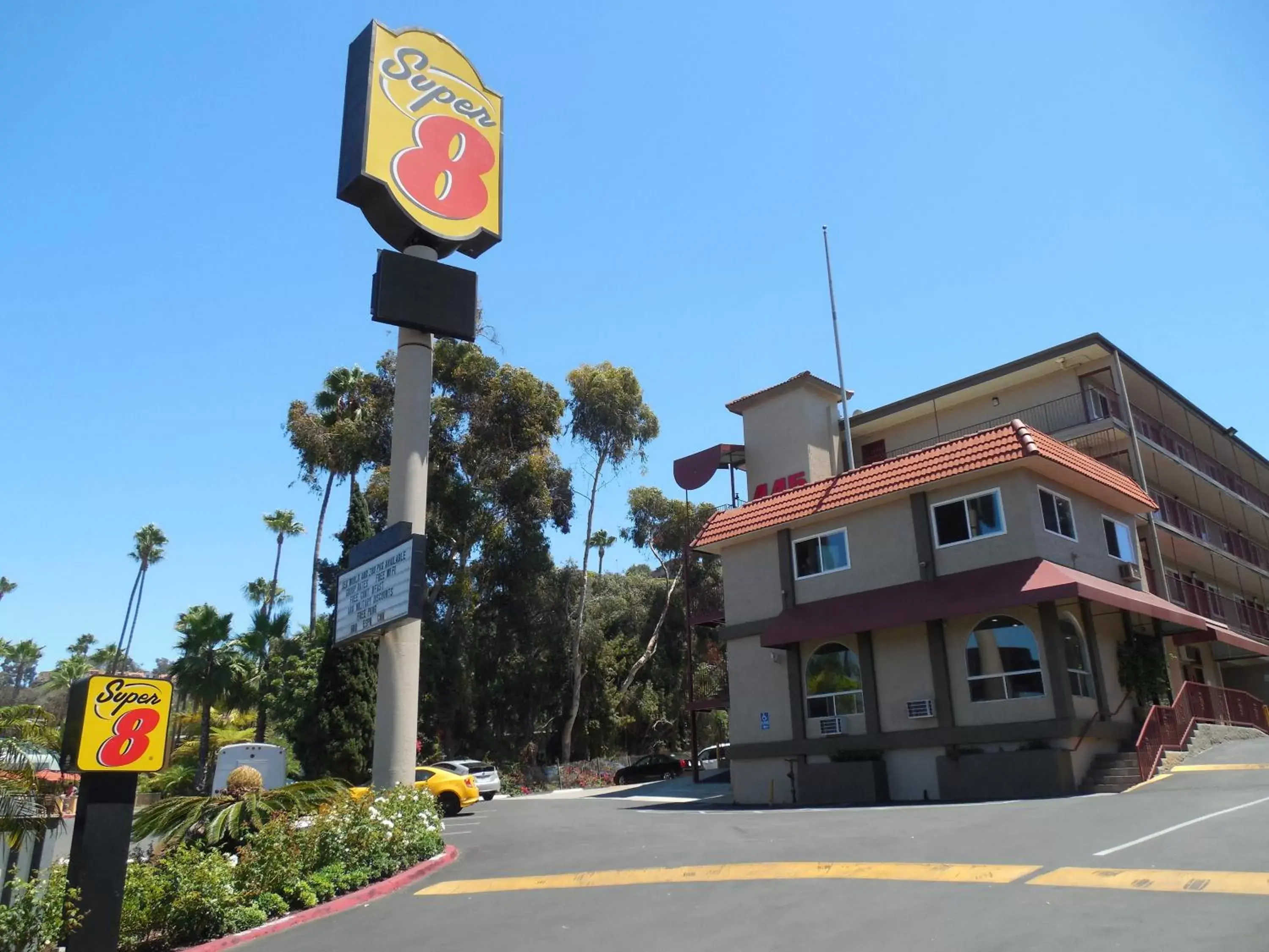 Facade/entrance, Property Building in Super 8 by Wyndham San Diego Hotel Circle