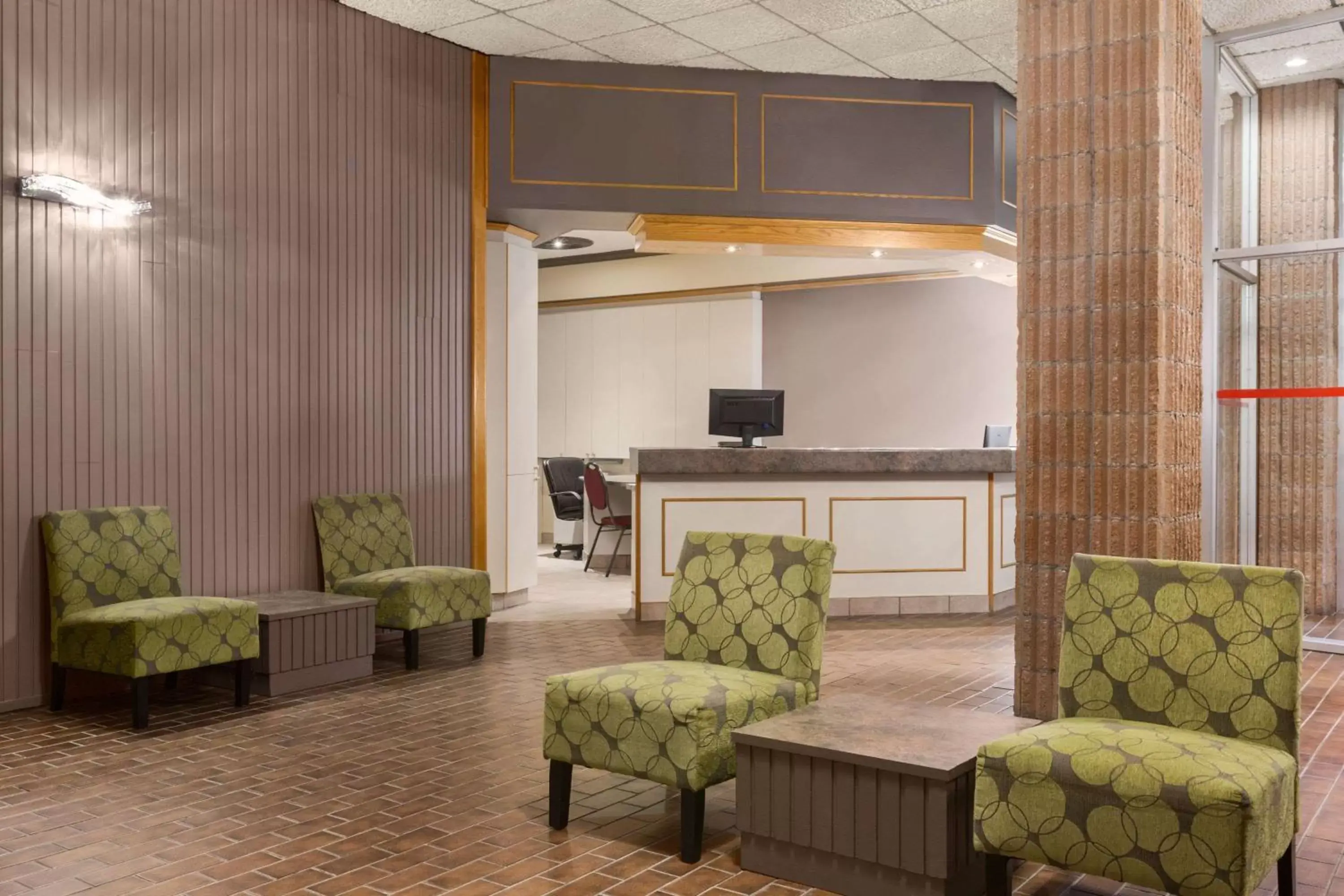 Lobby or reception in Travelodge by Wyndham Baie Comeau