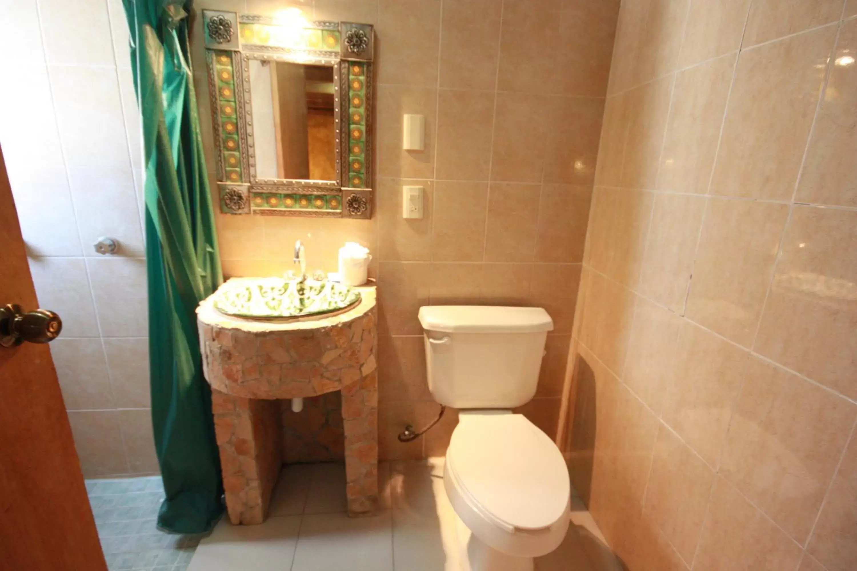 Bathroom in Hotel & Cava La Parroquia