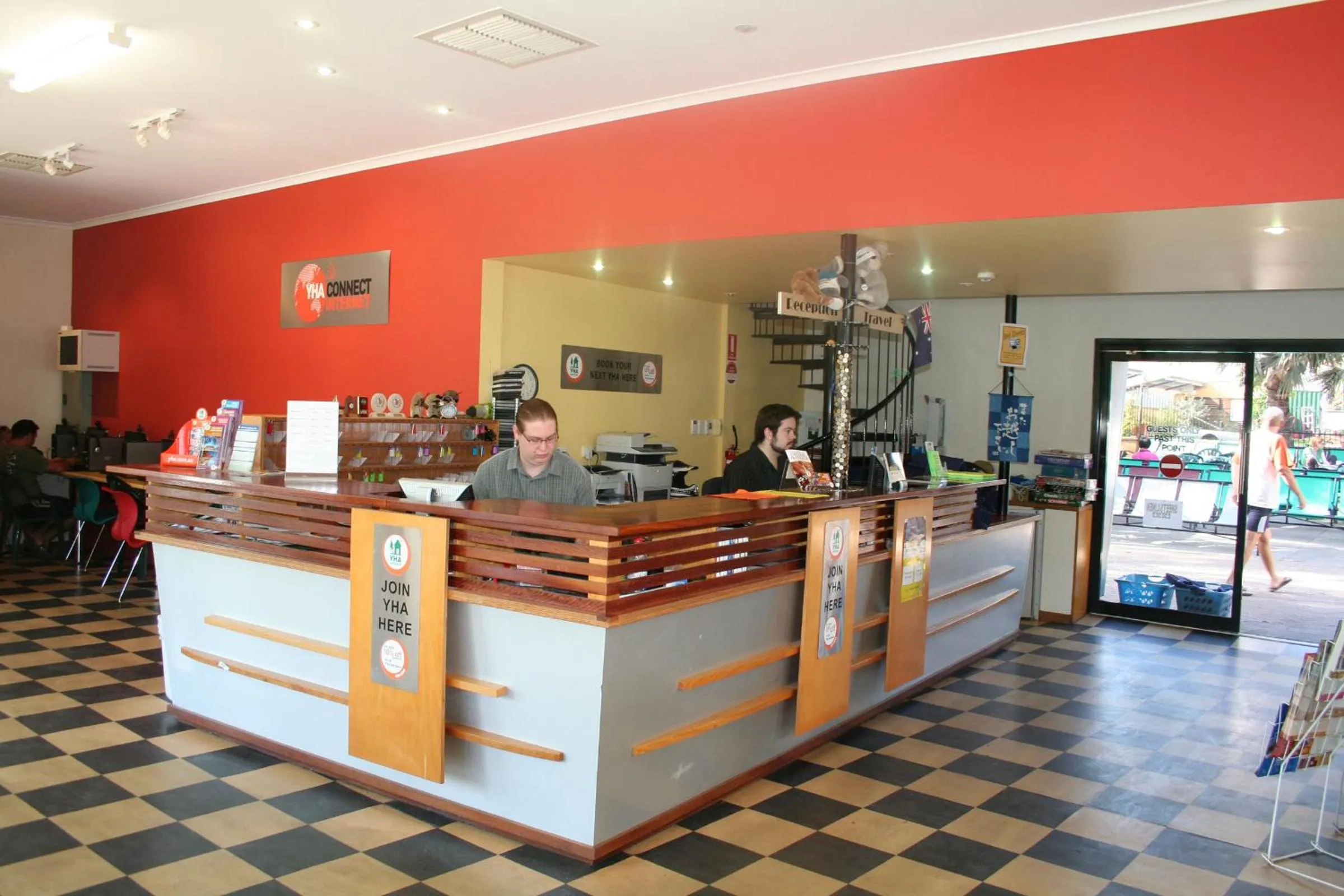 People in YHA Alice Springs