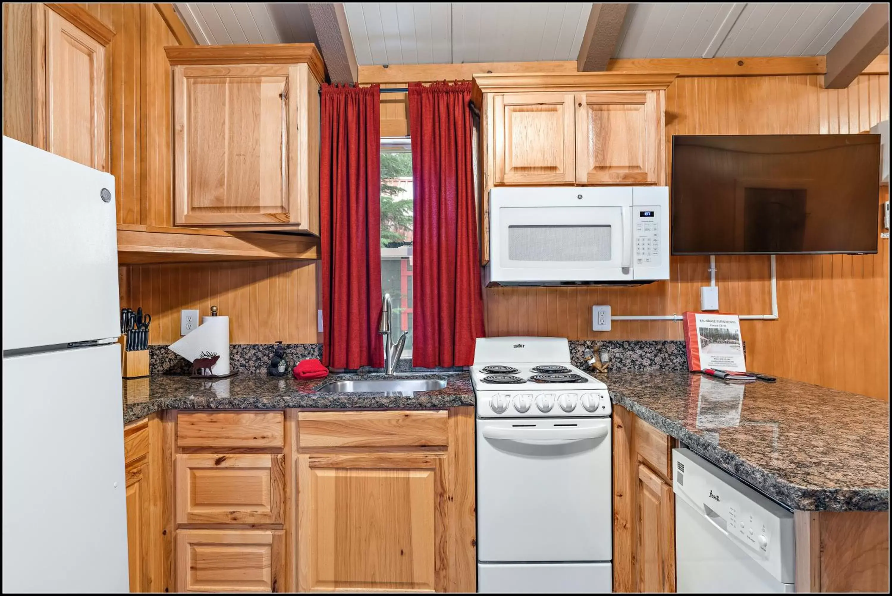 Kitchen or kitchenette, Kitchen/Kitchenette in Brundage Bungalows