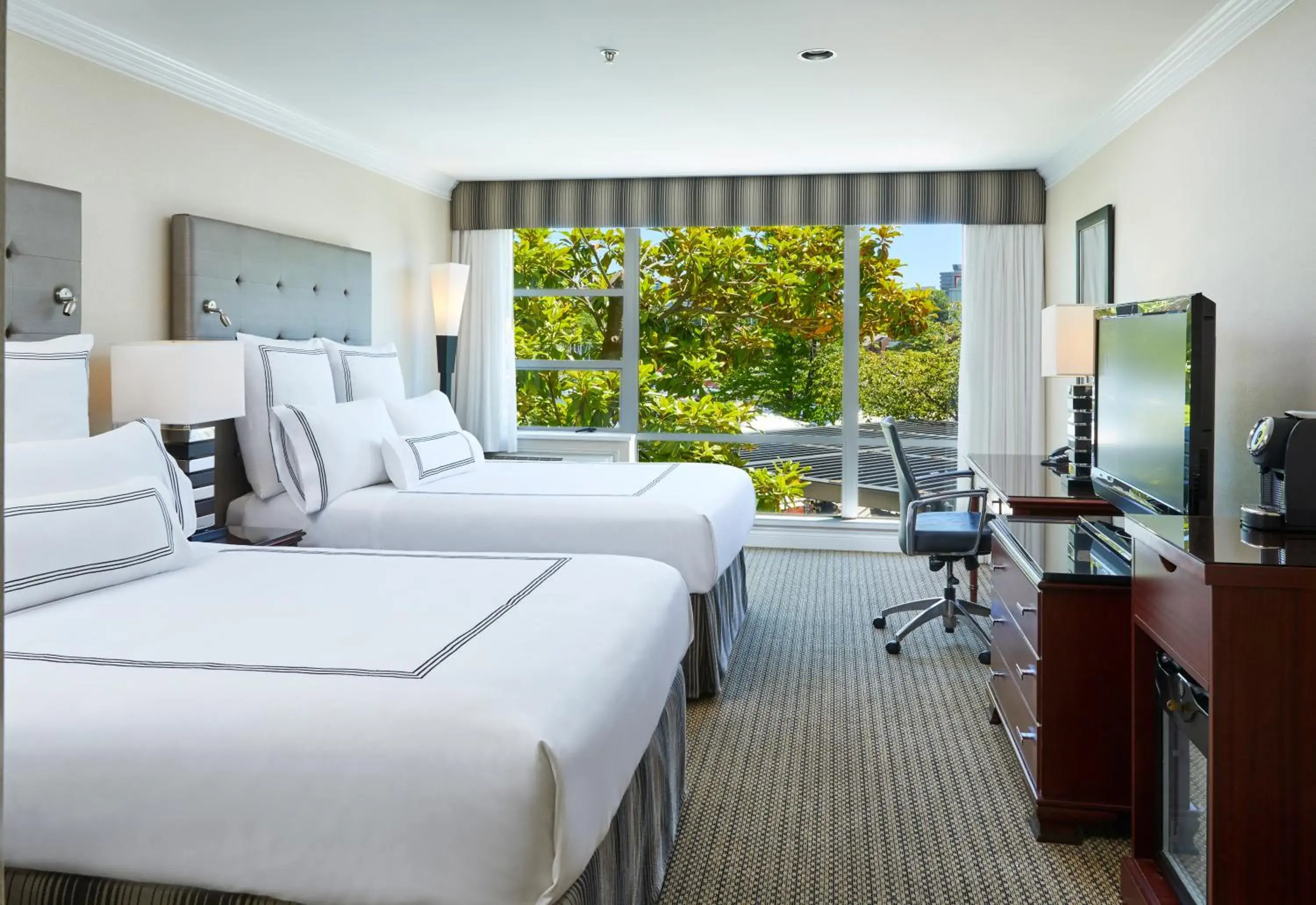 Bedroom in Granville Island Hotel