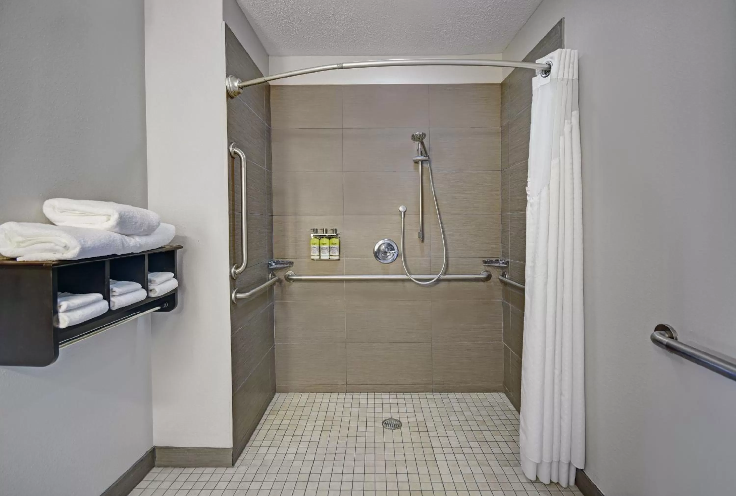 Bathroom in Holiday Inn Express Marshall by IHG