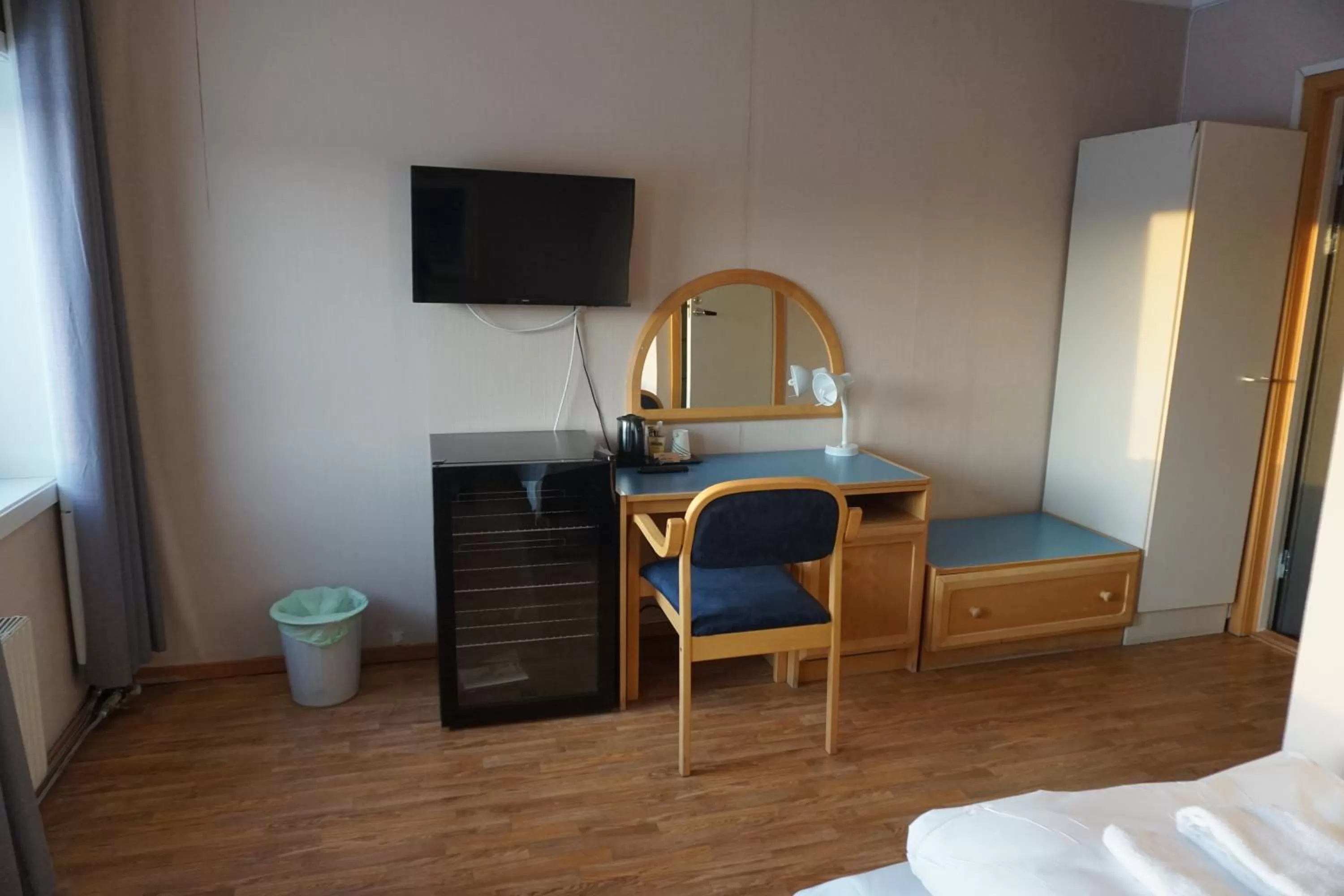 Photo of the whole room in Verdde Hotel Lakselv