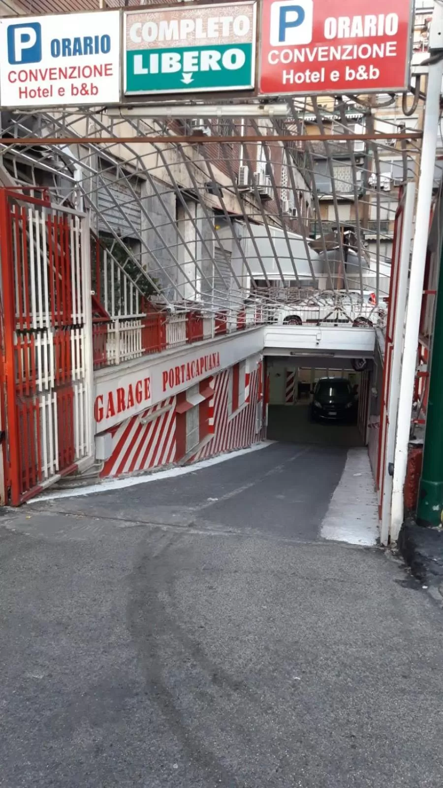 Property Building in Twin Towers Naples Luxury