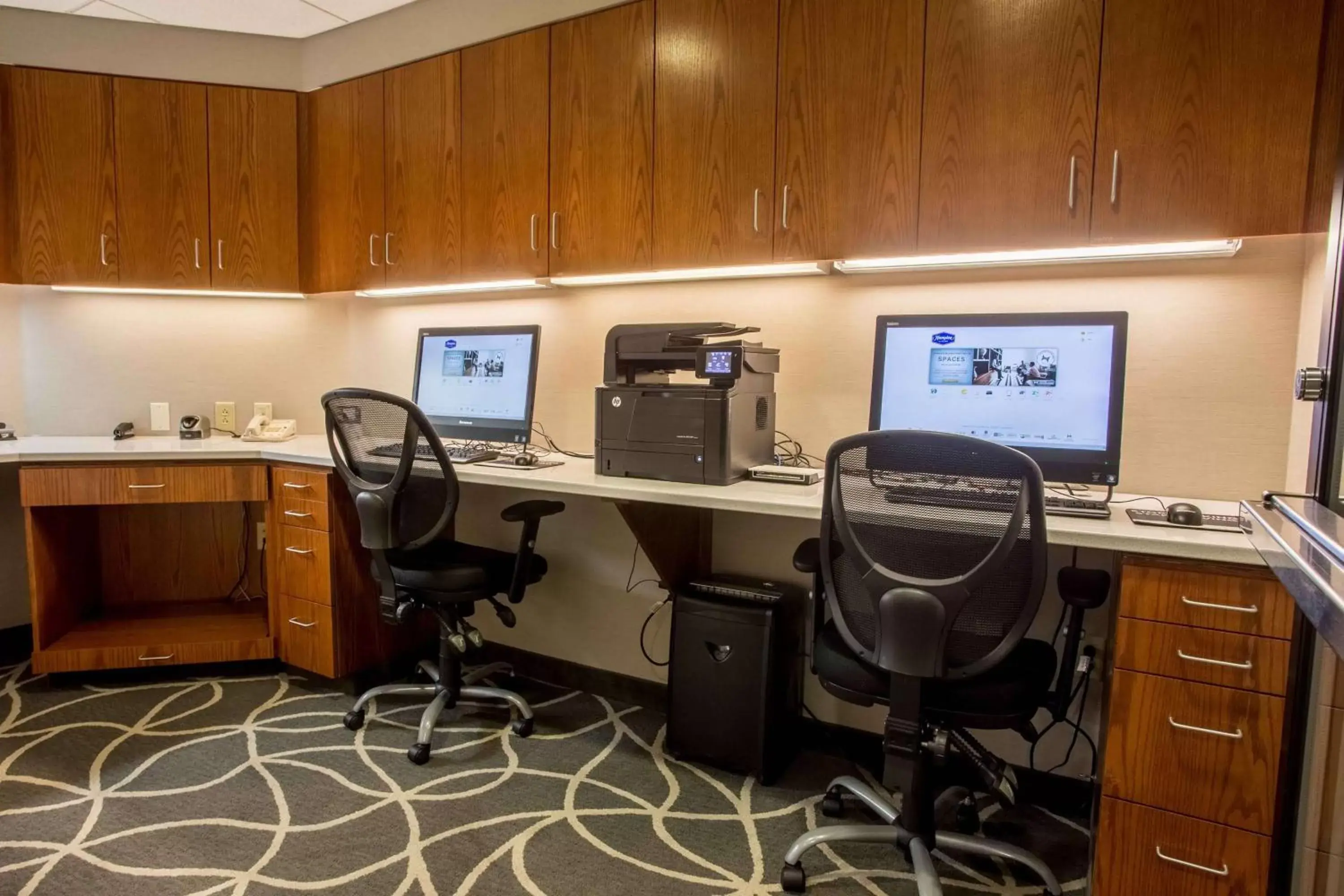 Business facilities, Business Area/Conference Room in Hampton Inn & Suites Tilton