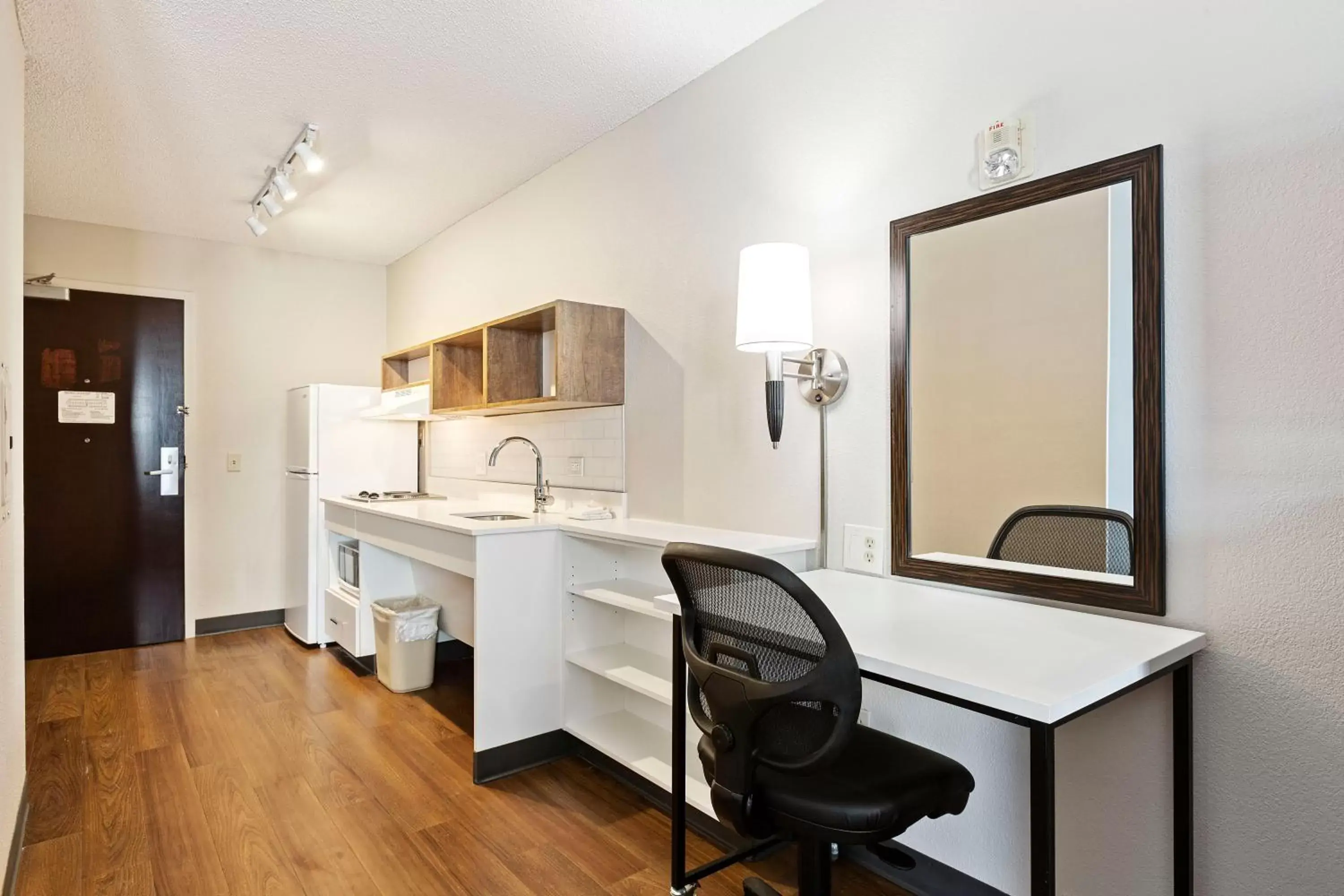 Kitchen or kitchenette, Kitchen/Kitchenette in Extended Stay America Premier Suites - San Francisco - Belmont