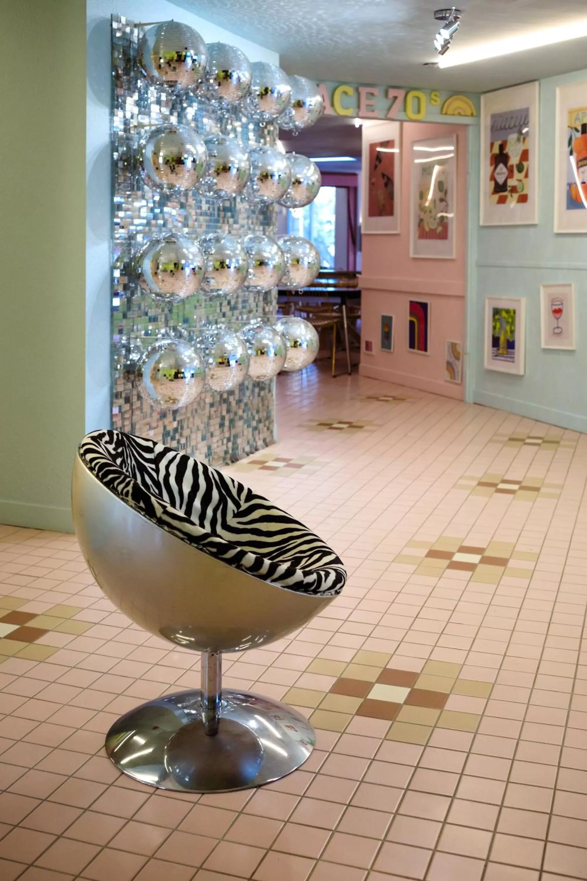 Living room in greet hôtel Pont du Gard - Route d'Avignon
