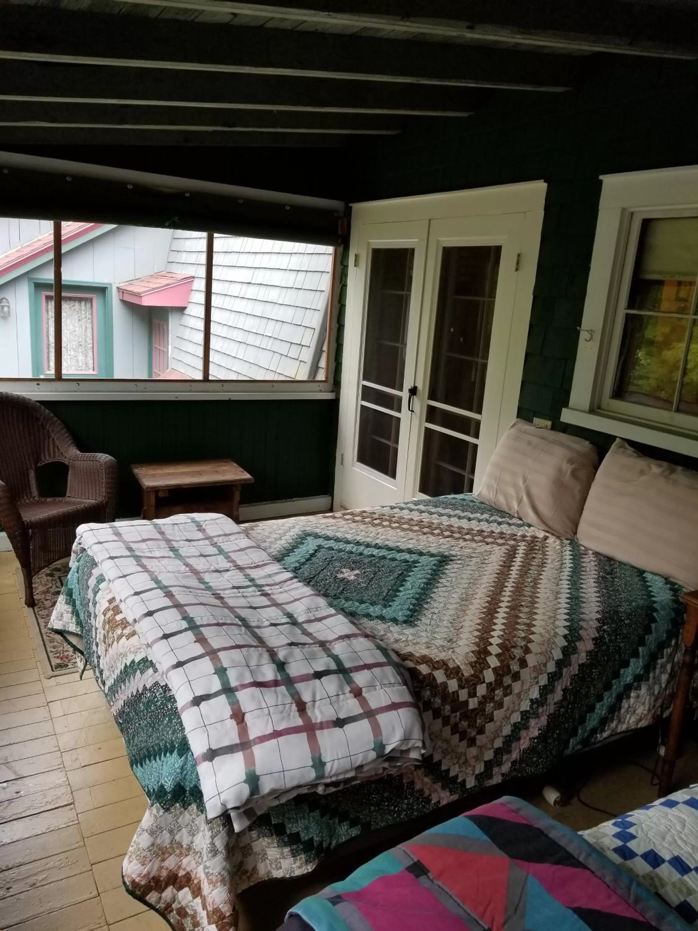 Bed in Trails End Inn