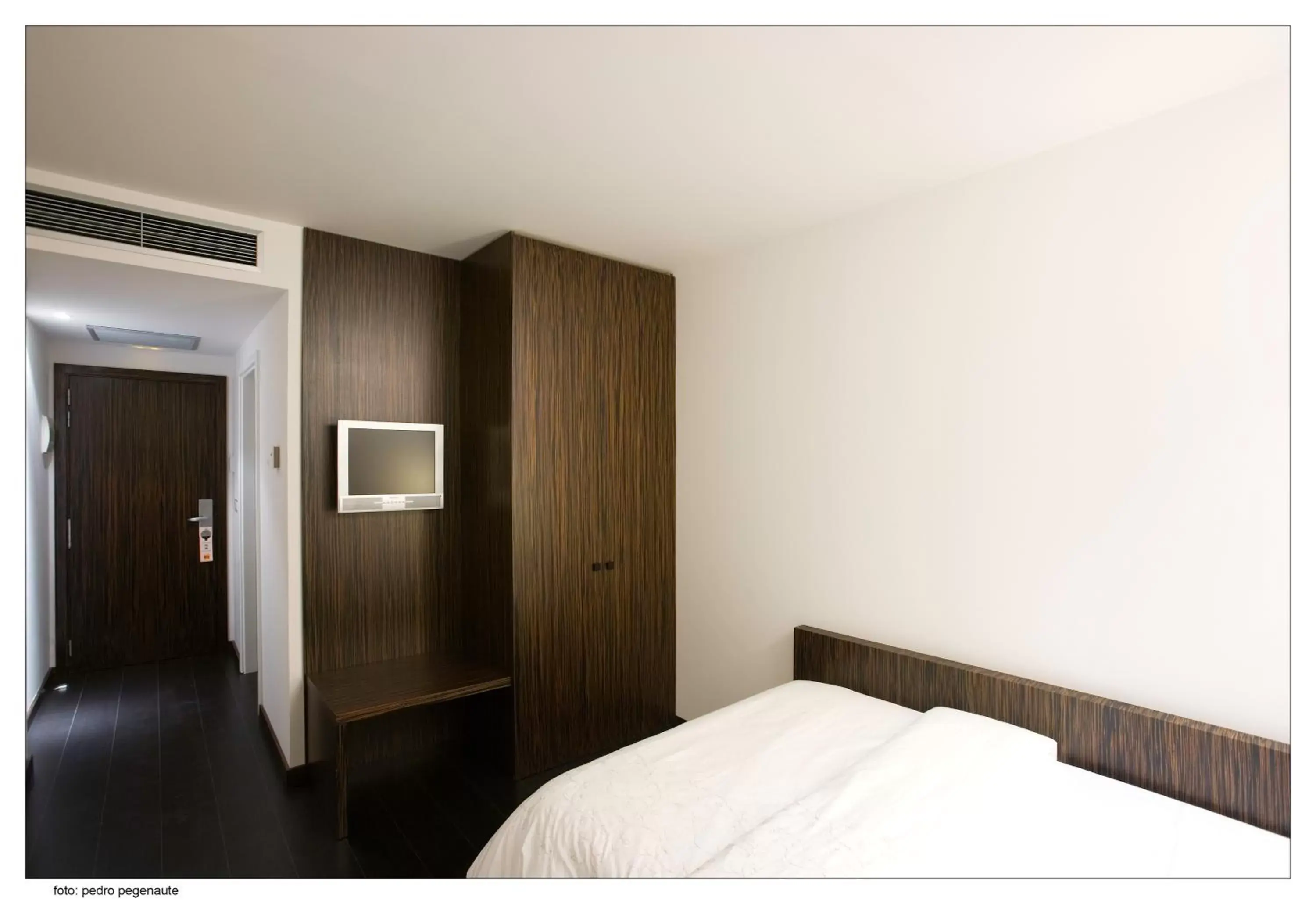 Bedroom, Bed in Kyriad Direct ETH Rioja