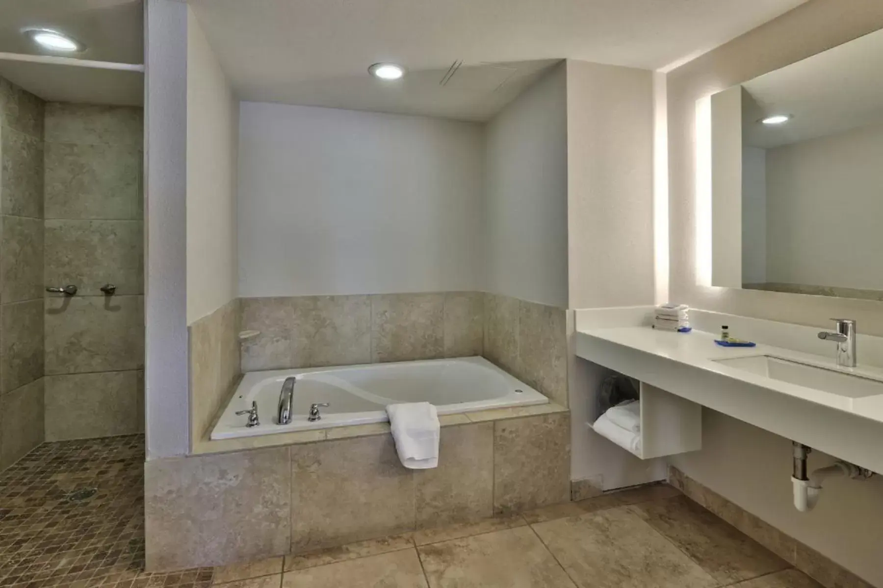 Shower, Bathroom in Holiday Inn Express & Suites Albuquerque Historic Old Town, an IHG Hotel