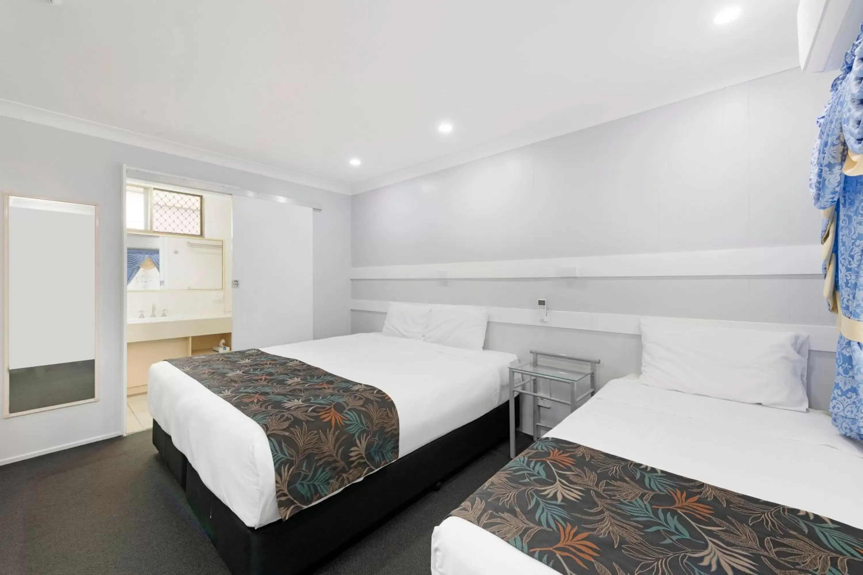 Bedroom, Bed in Best Western Bundaberg City Motor Inn