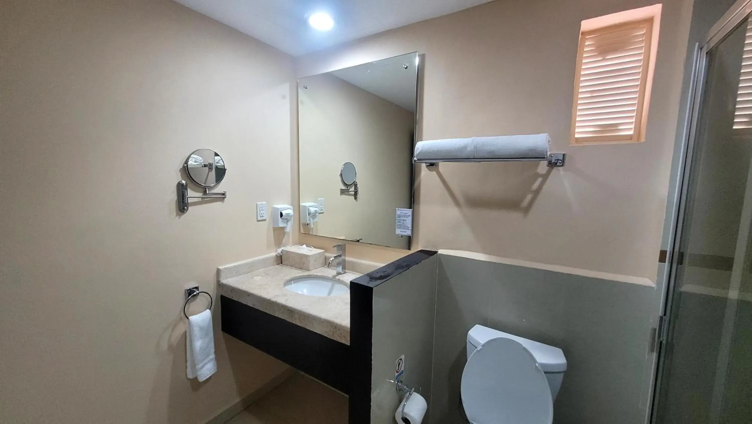 Bathroom in Hotel La Venta Inn Villahermosa