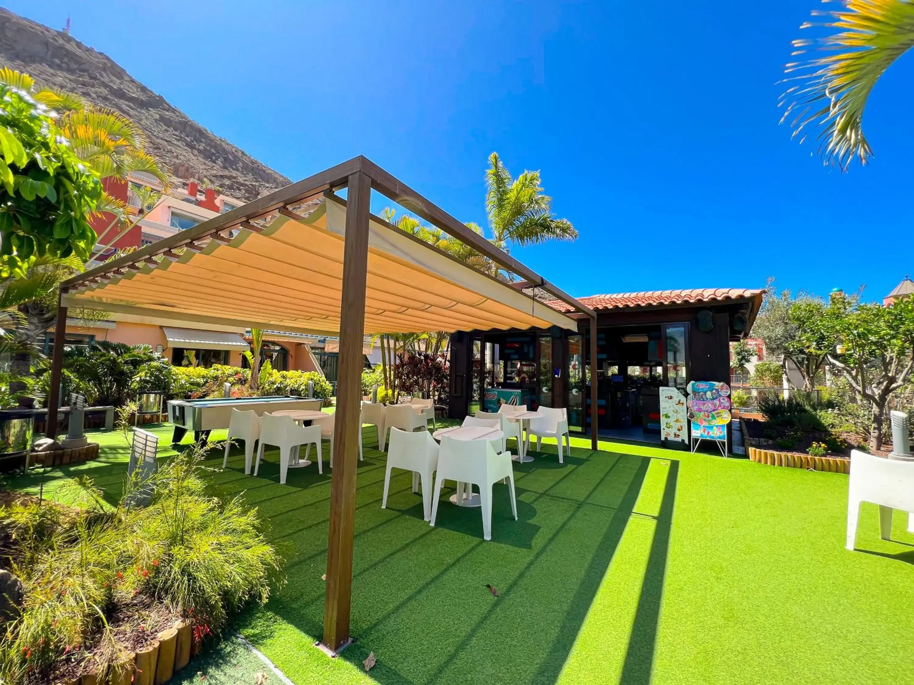 Lounge or bar in Cordial Mogan Valle