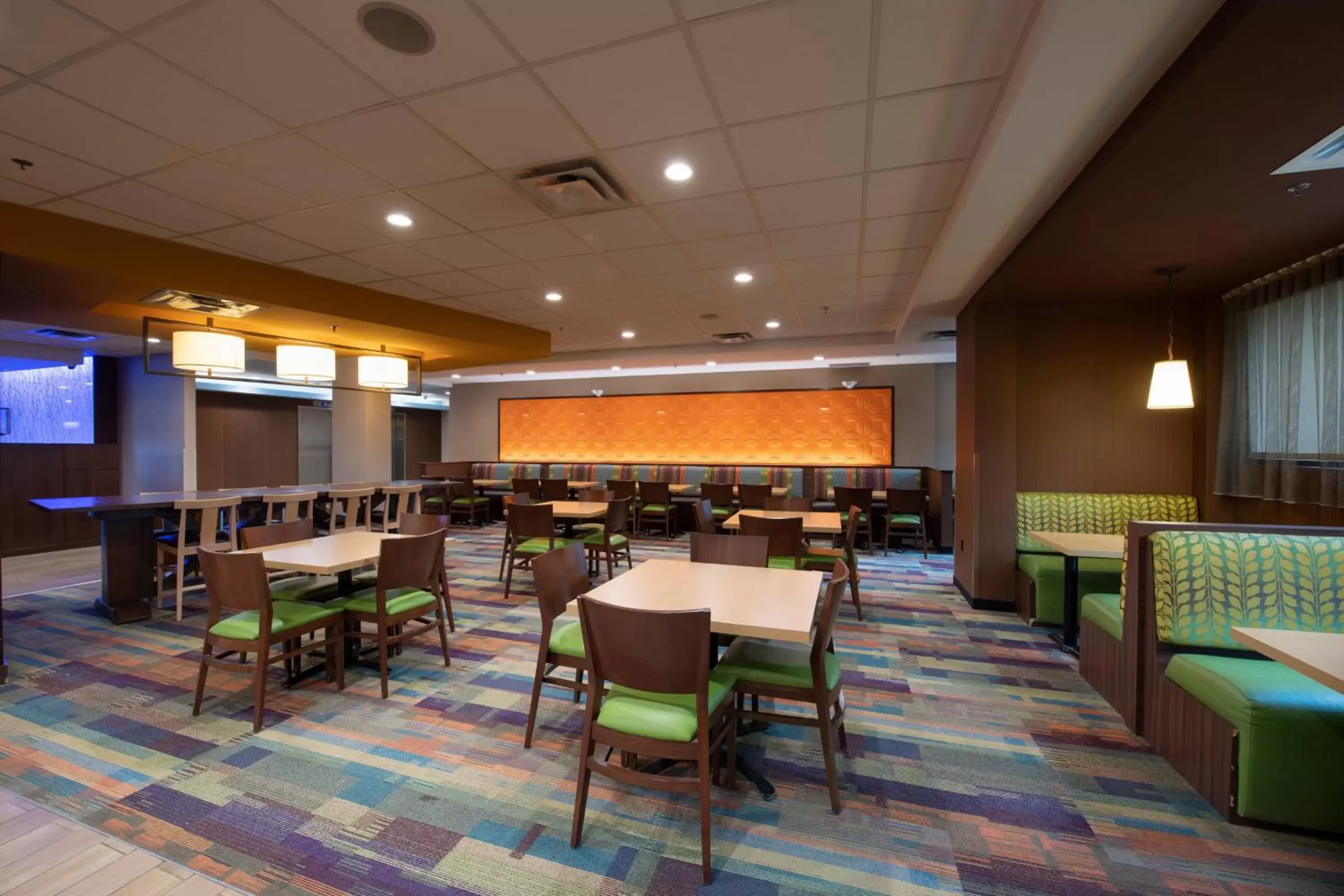 Breakfast, Restaurant/Places to Eat in Fairfield Inn & Suites by Marriott Edmonton North