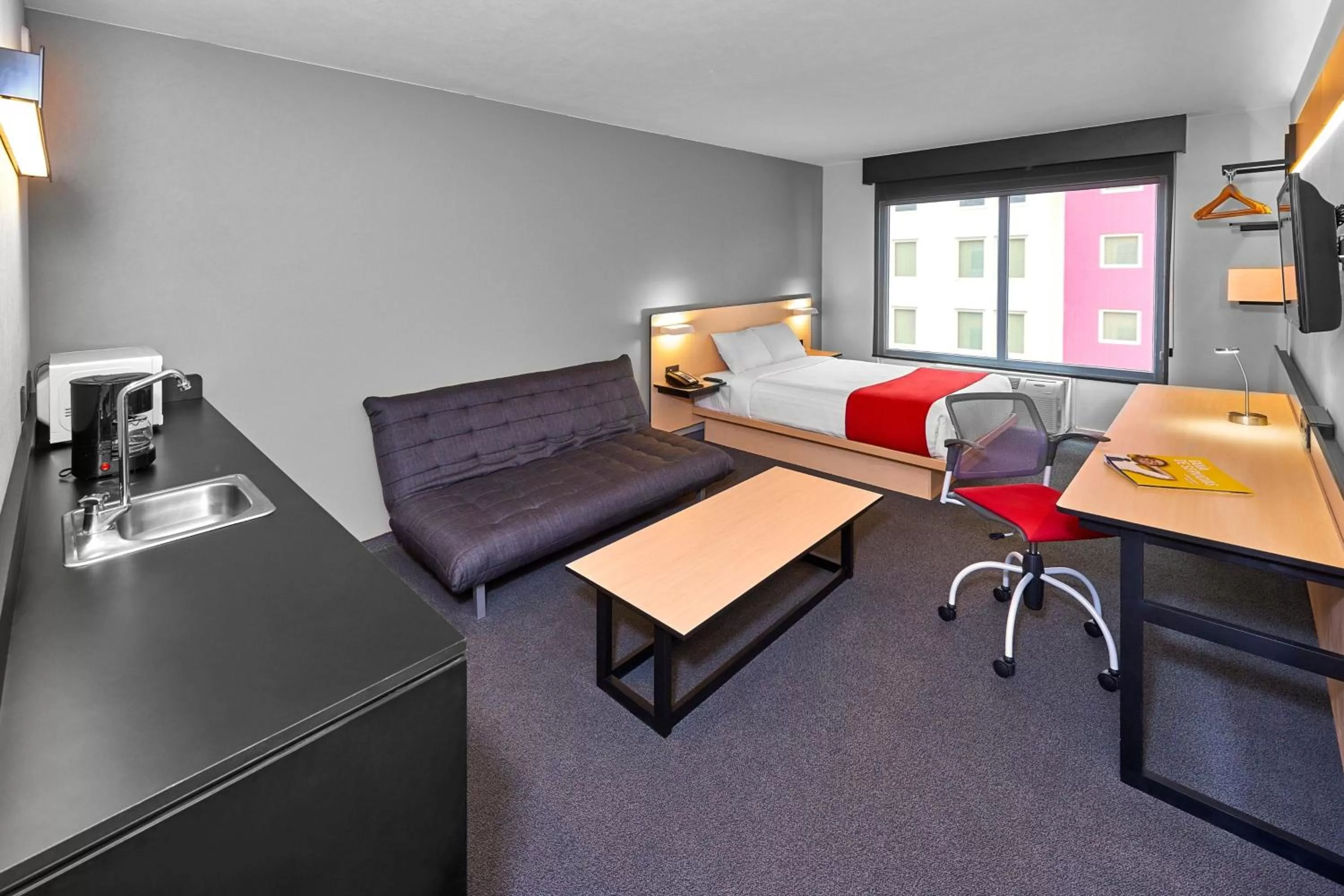 Photo of the whole room, Bed in City Express by Marriott Toluca